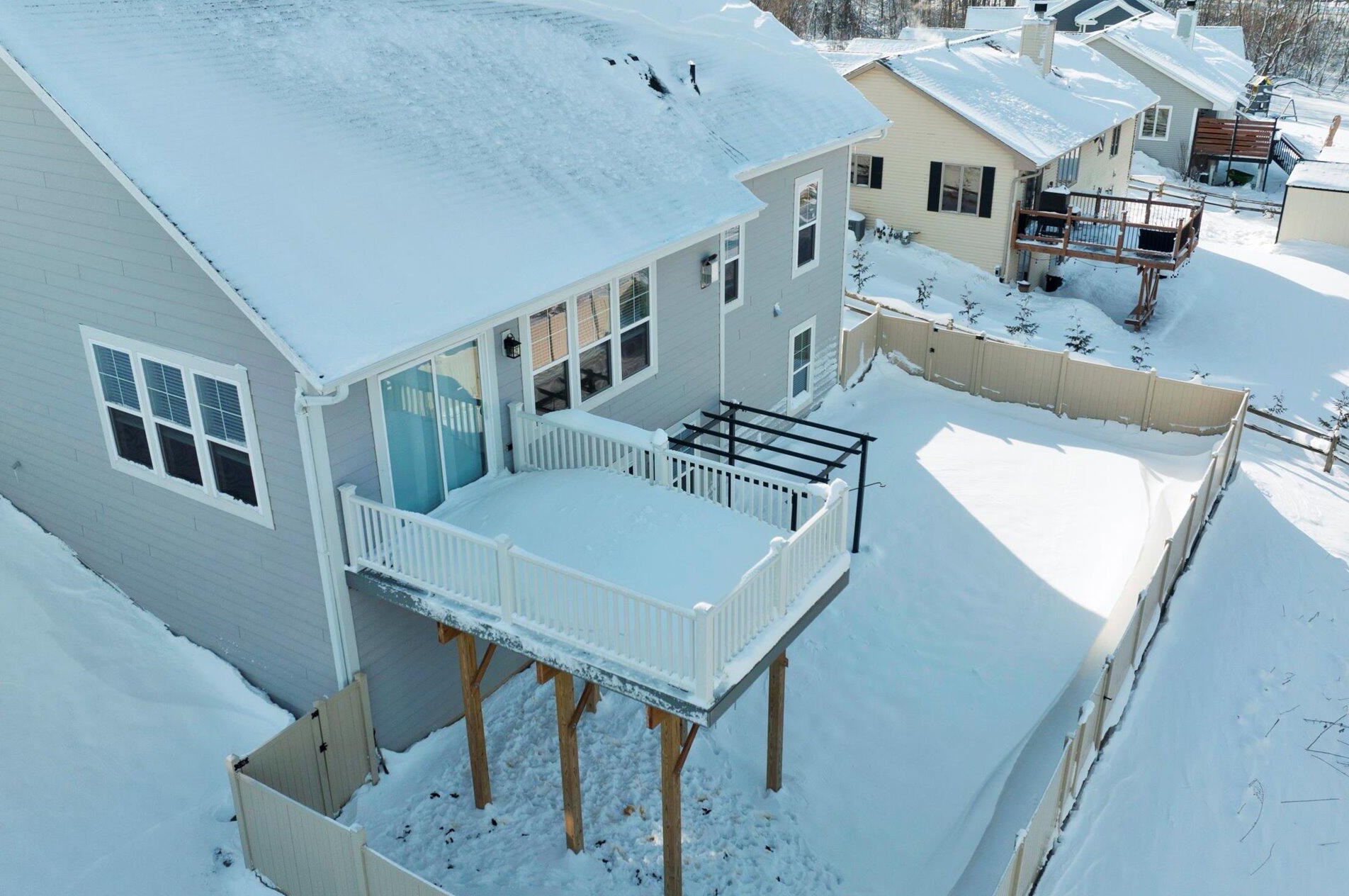 205 Glacial Dr, Slinger WI  53086-9066 exterior