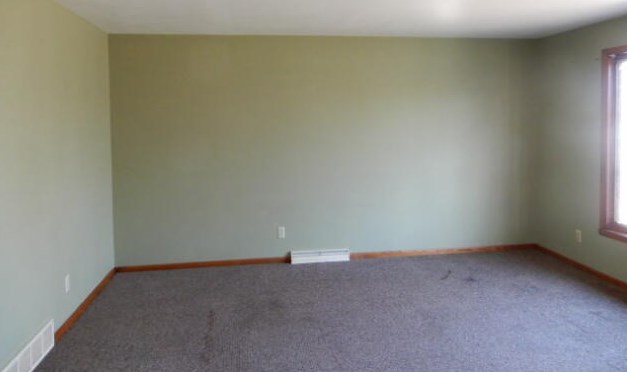 1112 Lawndale Ct, Menasha, WI 54952