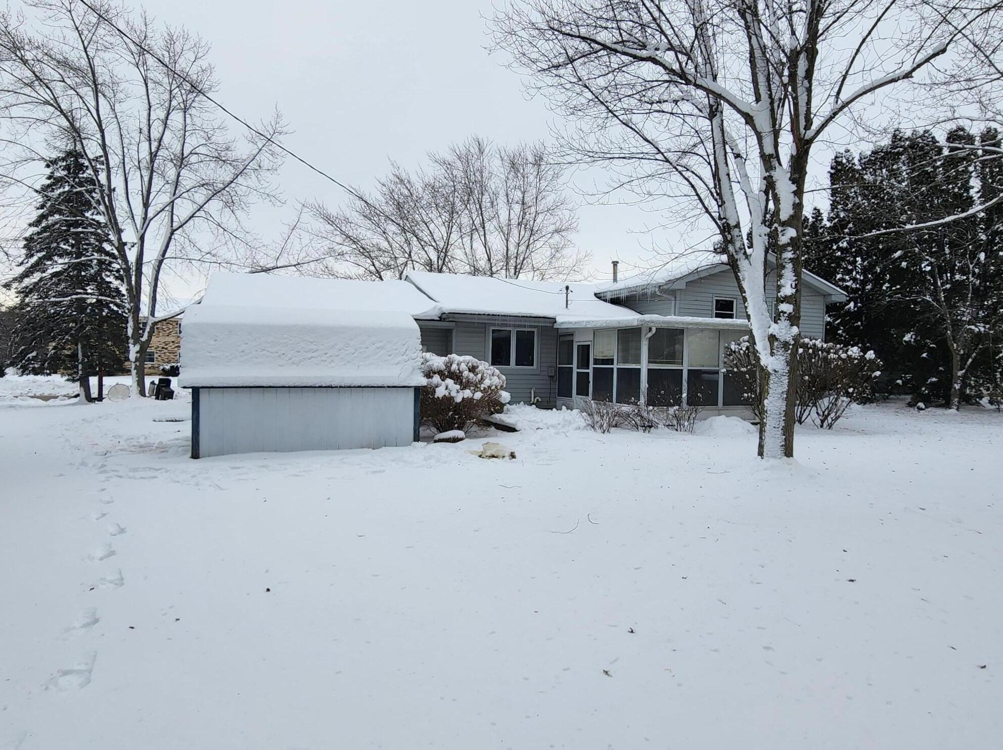 668 Meadow Ln, Lyons, WI 53105-1640