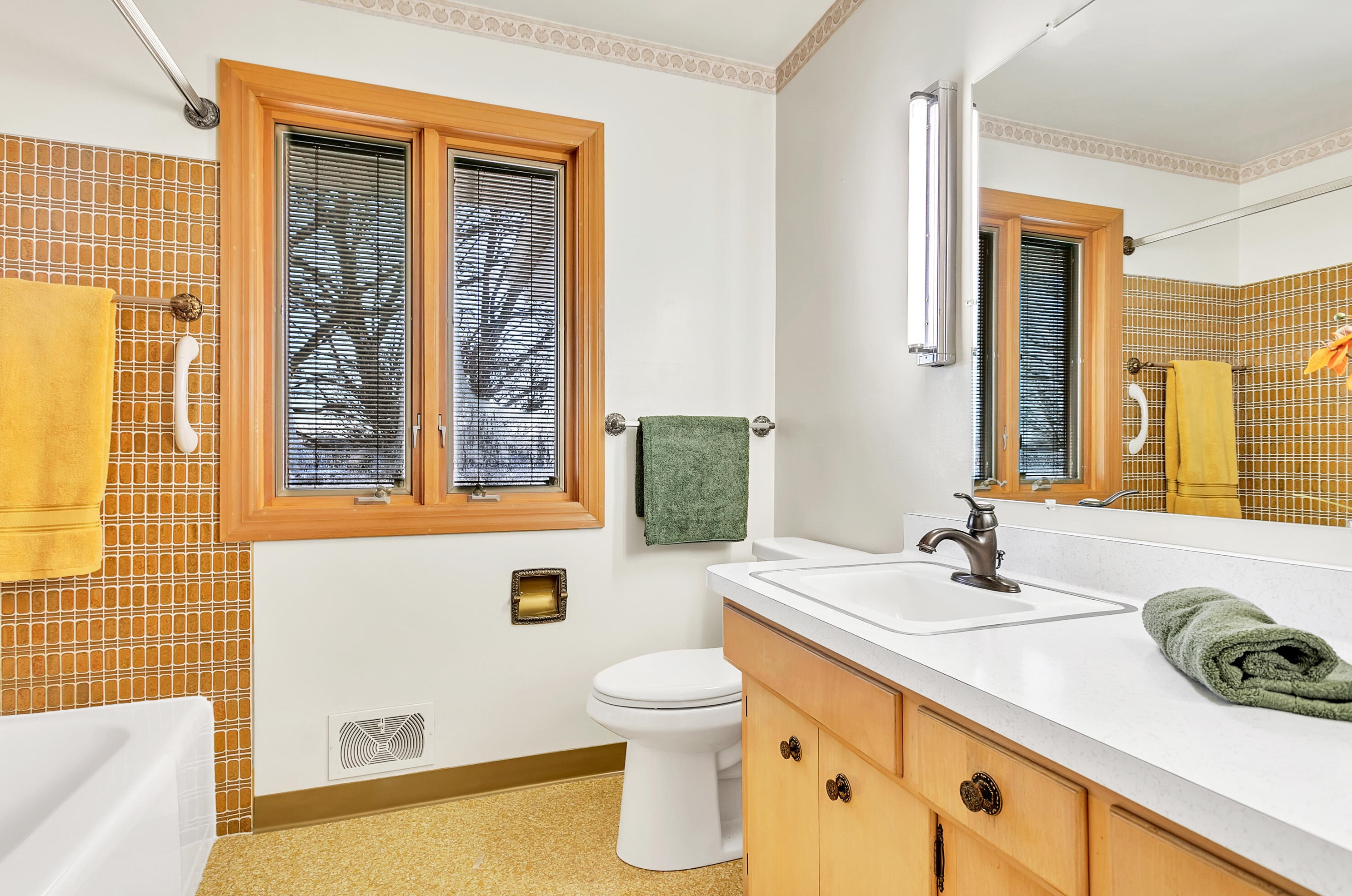 2616 Oregon St, Racine WI  53405-3948 exterior