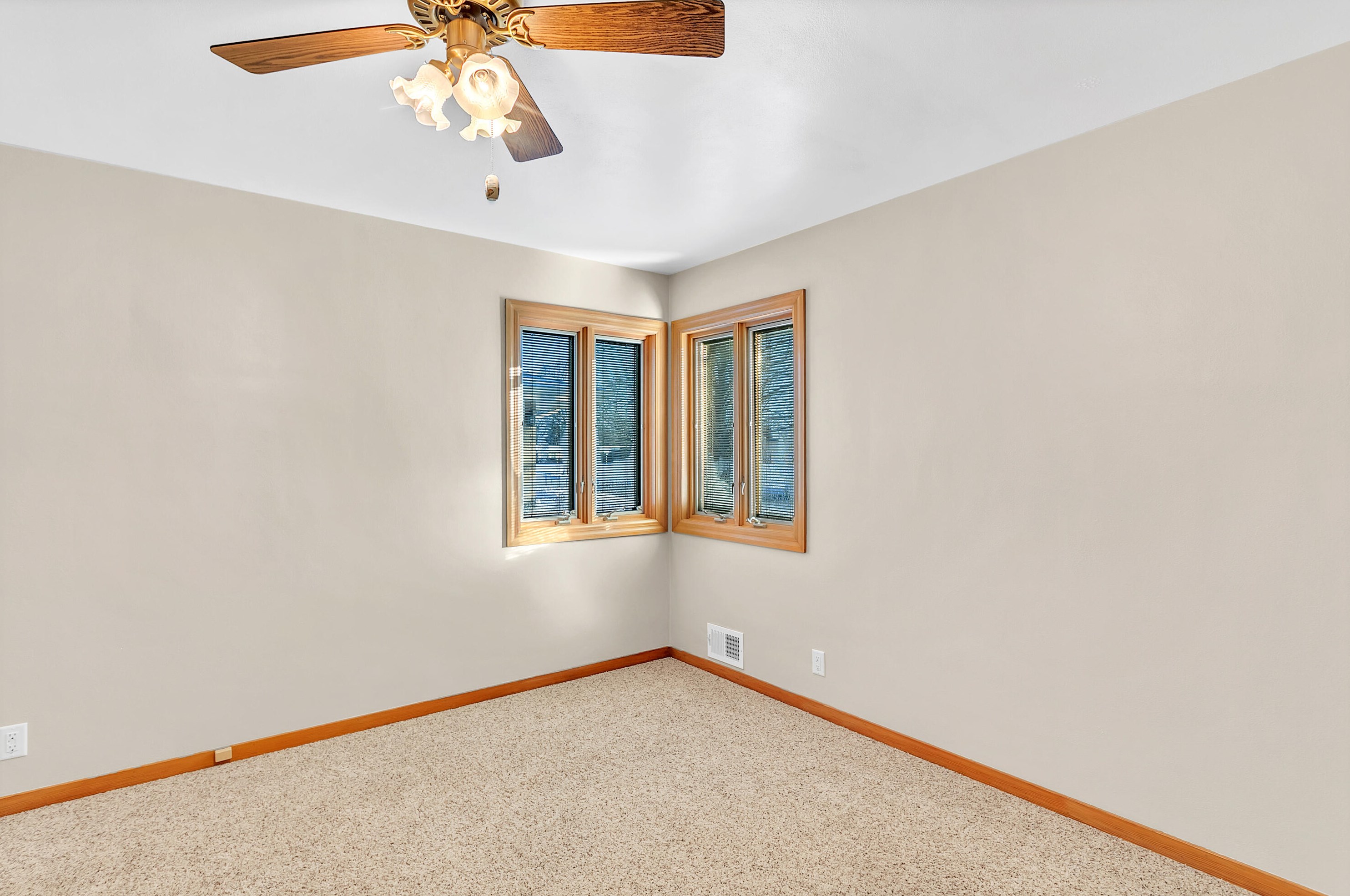 2616 Oregon St, Racine WI  53405-3948 exterior