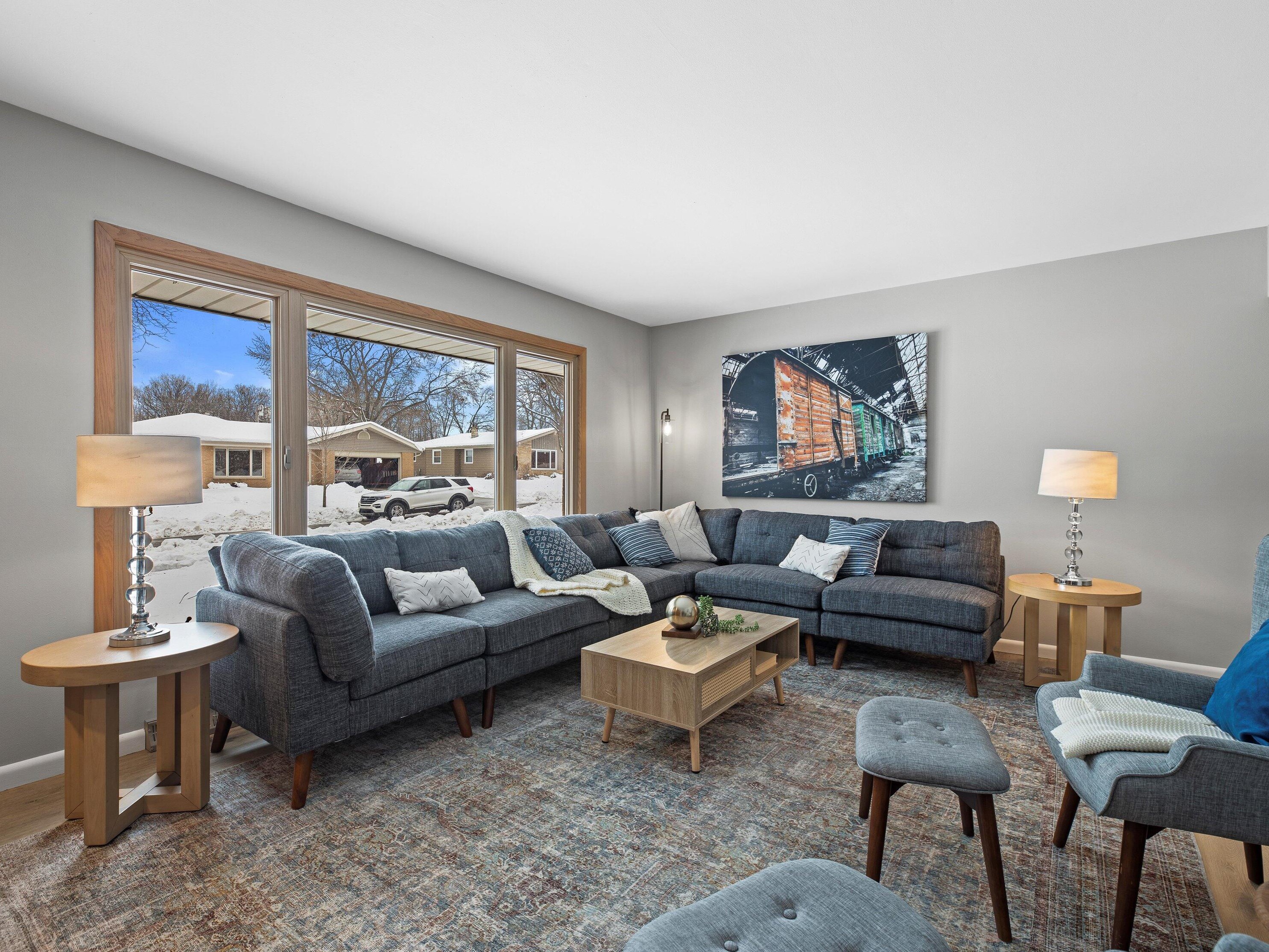 5230 Raven Dr, Greendale WI  53129-2814 exterior