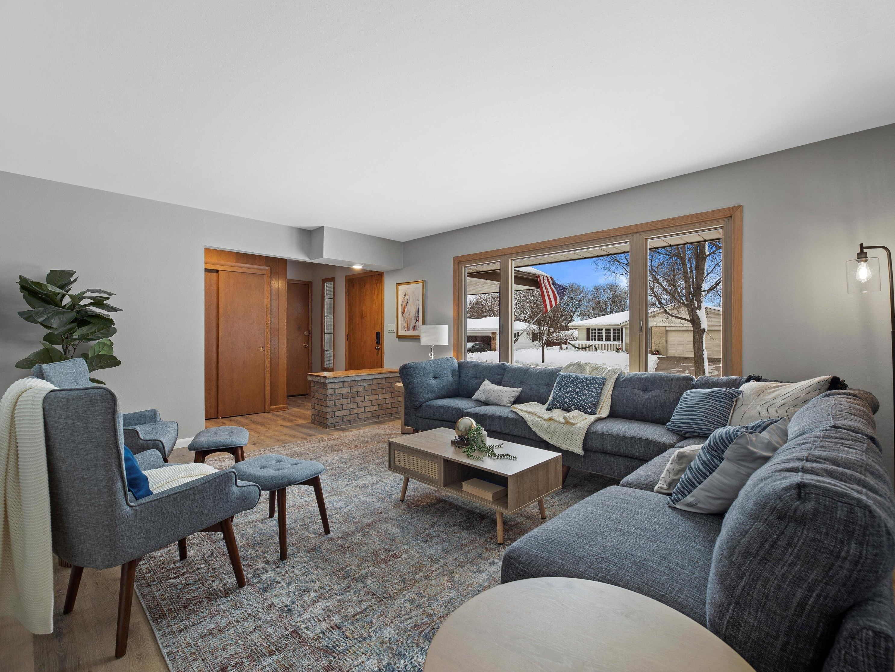 5230 Raven Dr, Greendale WI  53129-2814 exterior