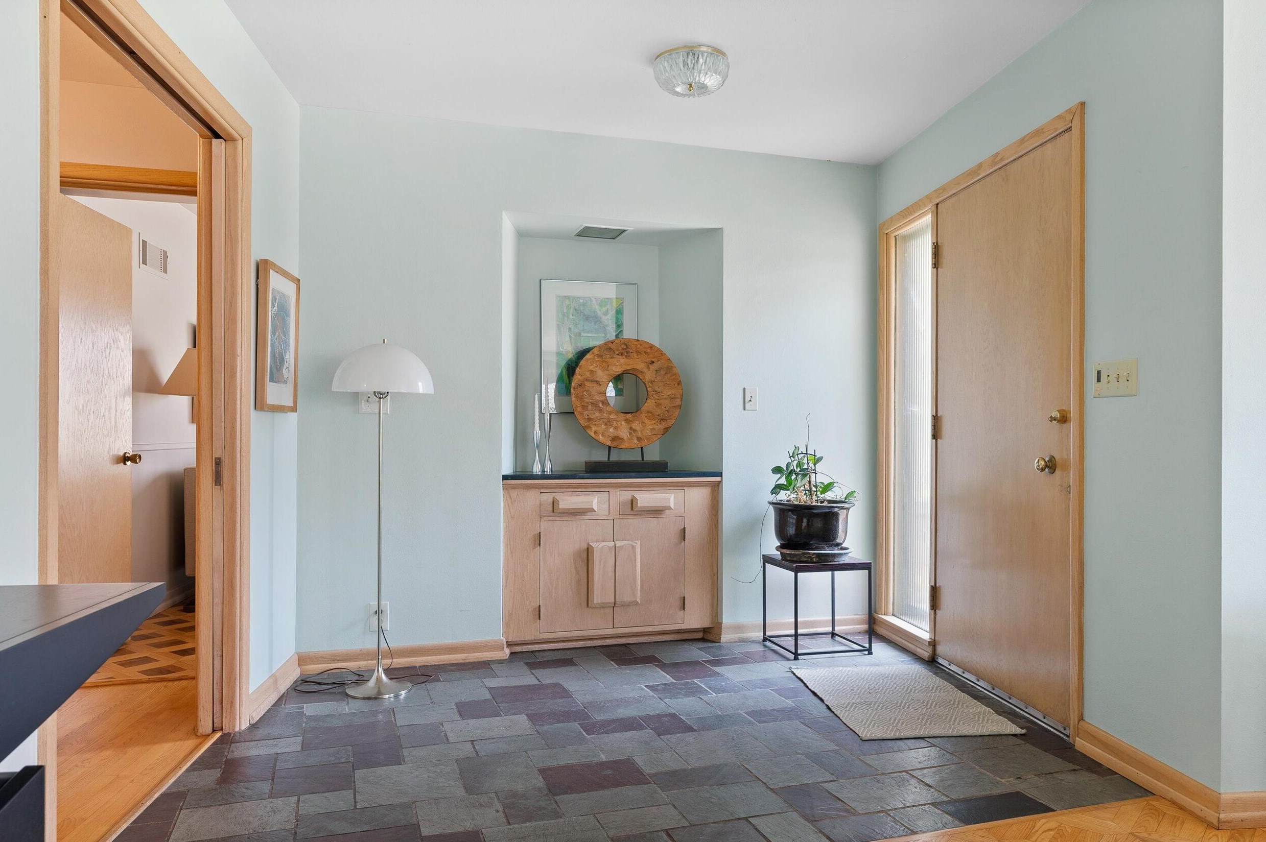 4461 Lake Dr, Milwaukee, WI 53211-1776