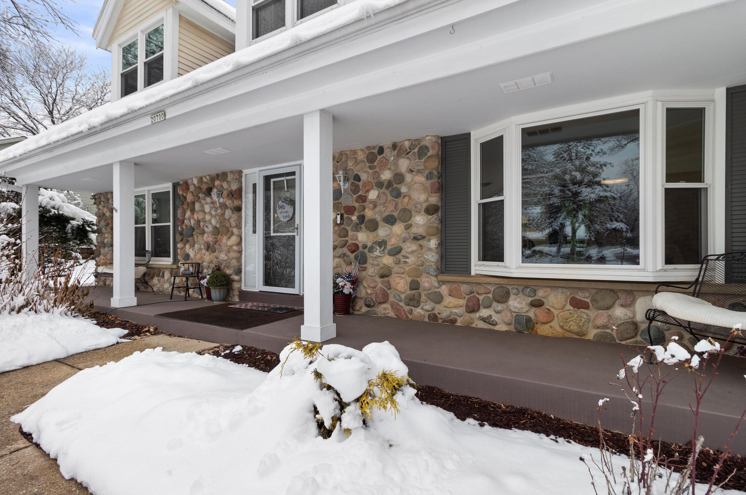 20700 Hunters Run, Brookfield, WI 53045