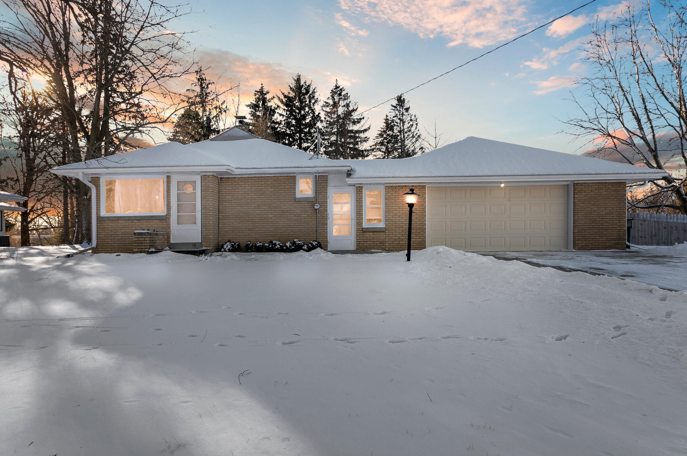 3881 Obrien Rd, Oak Creek WI  53154-6019 exterior