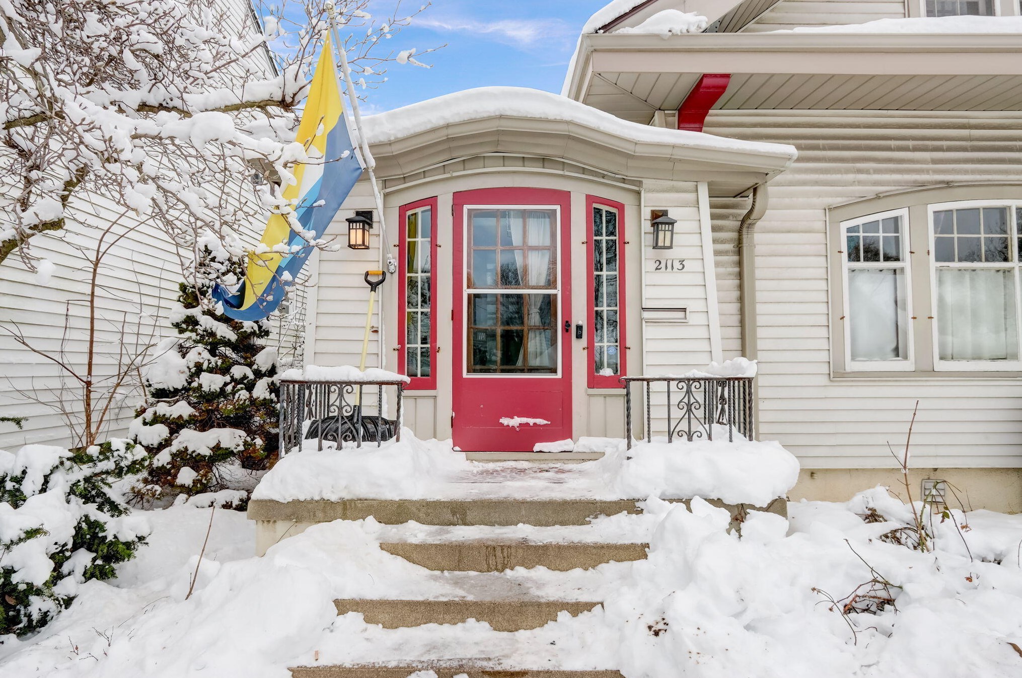 2113 55th St, Milwaukee WI  53219-1503 exterior