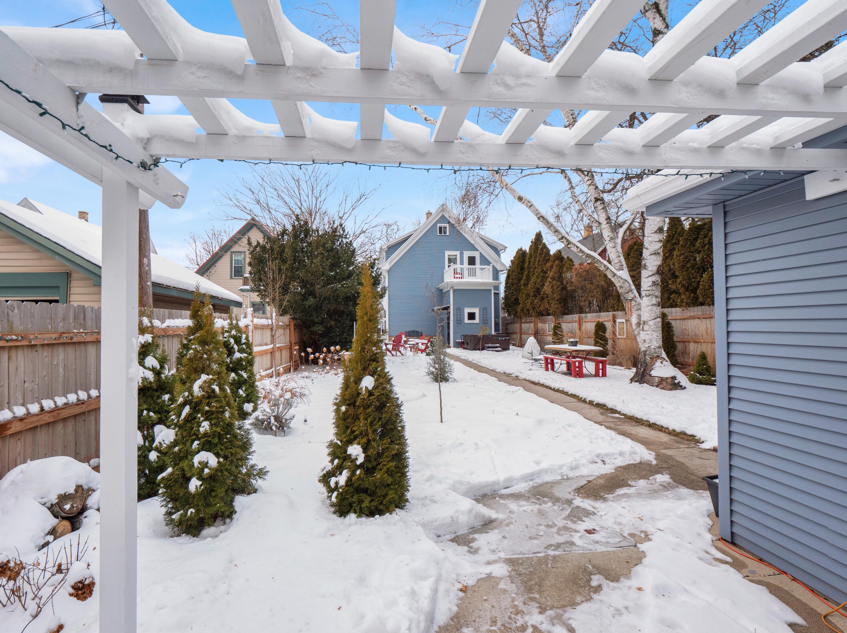 2013 10th St, Sheboygan WI  53081-2627 exterior