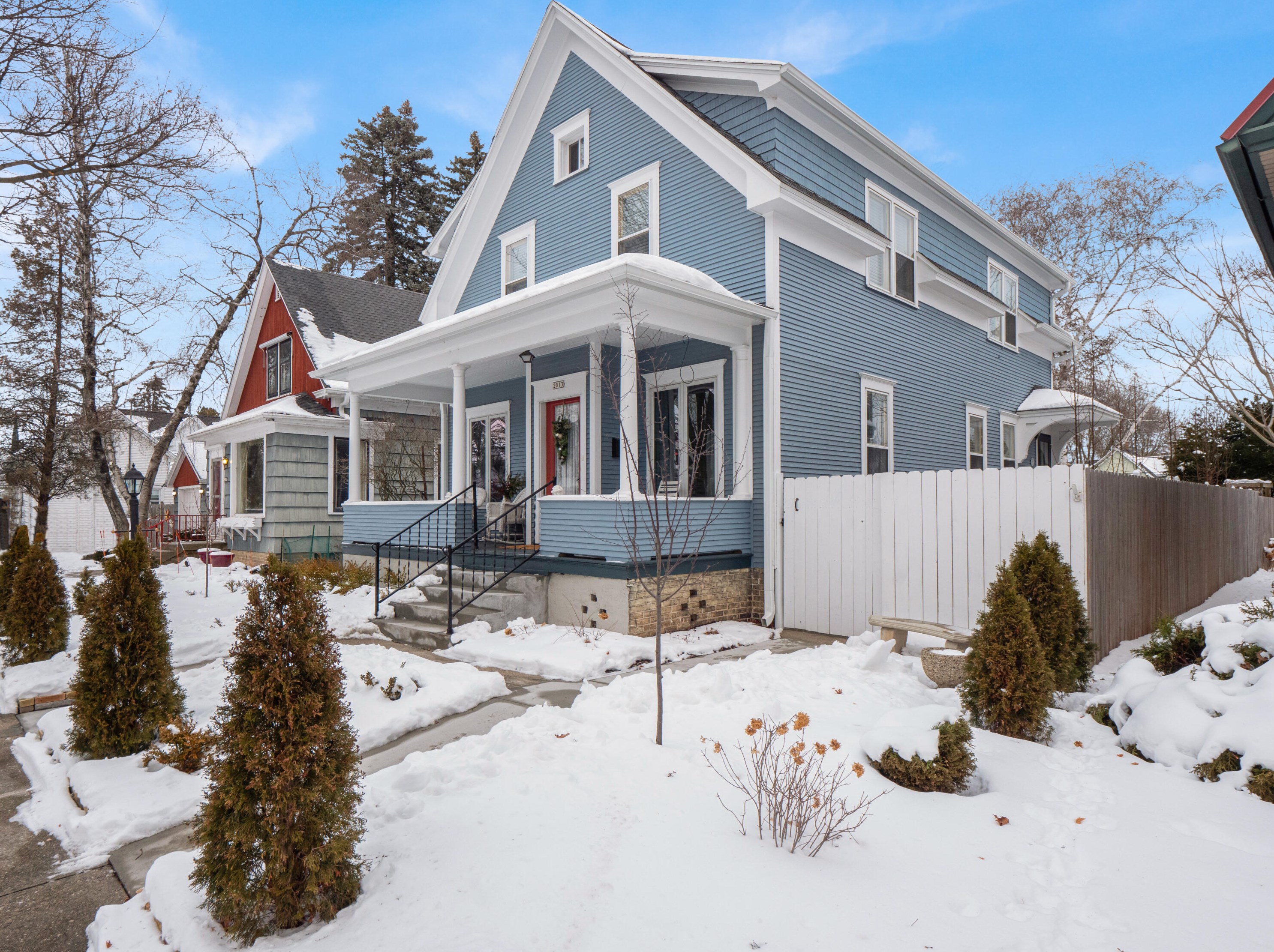 2013 10th St, Sheboygan WI  53081-2627 exterior