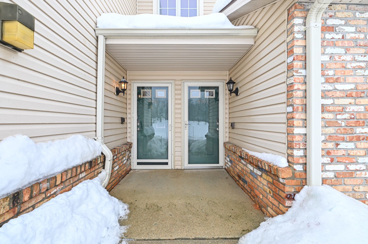 4561 S 124th St, Waukesha, WI 53151