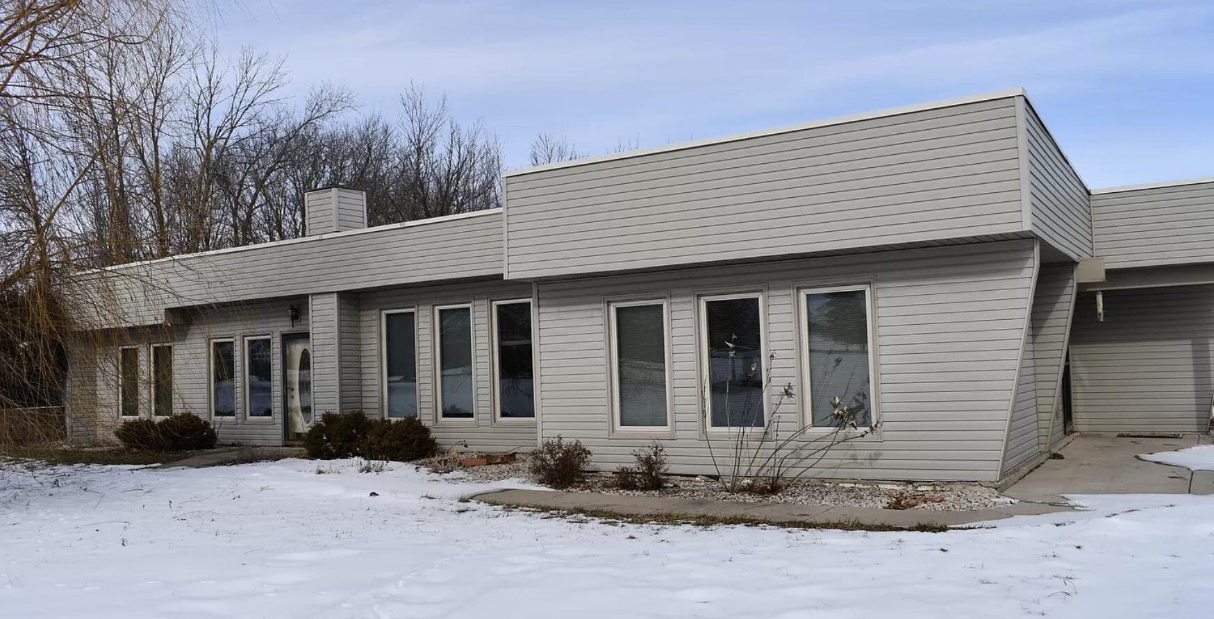 21040 County Line Rd, Kansasville, WI 53139