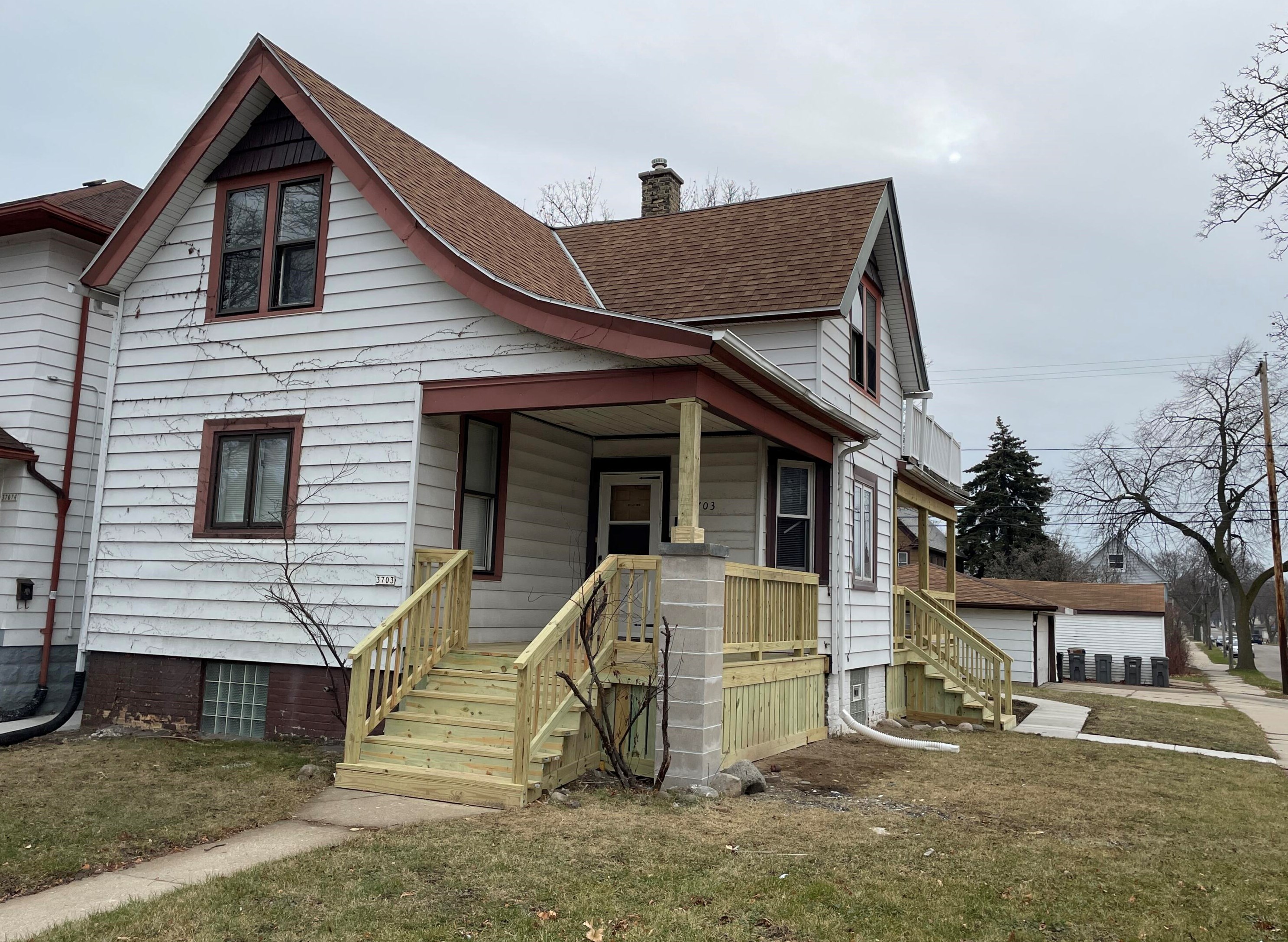 3703 E Barnard Ave, Cudahy, WI 53110