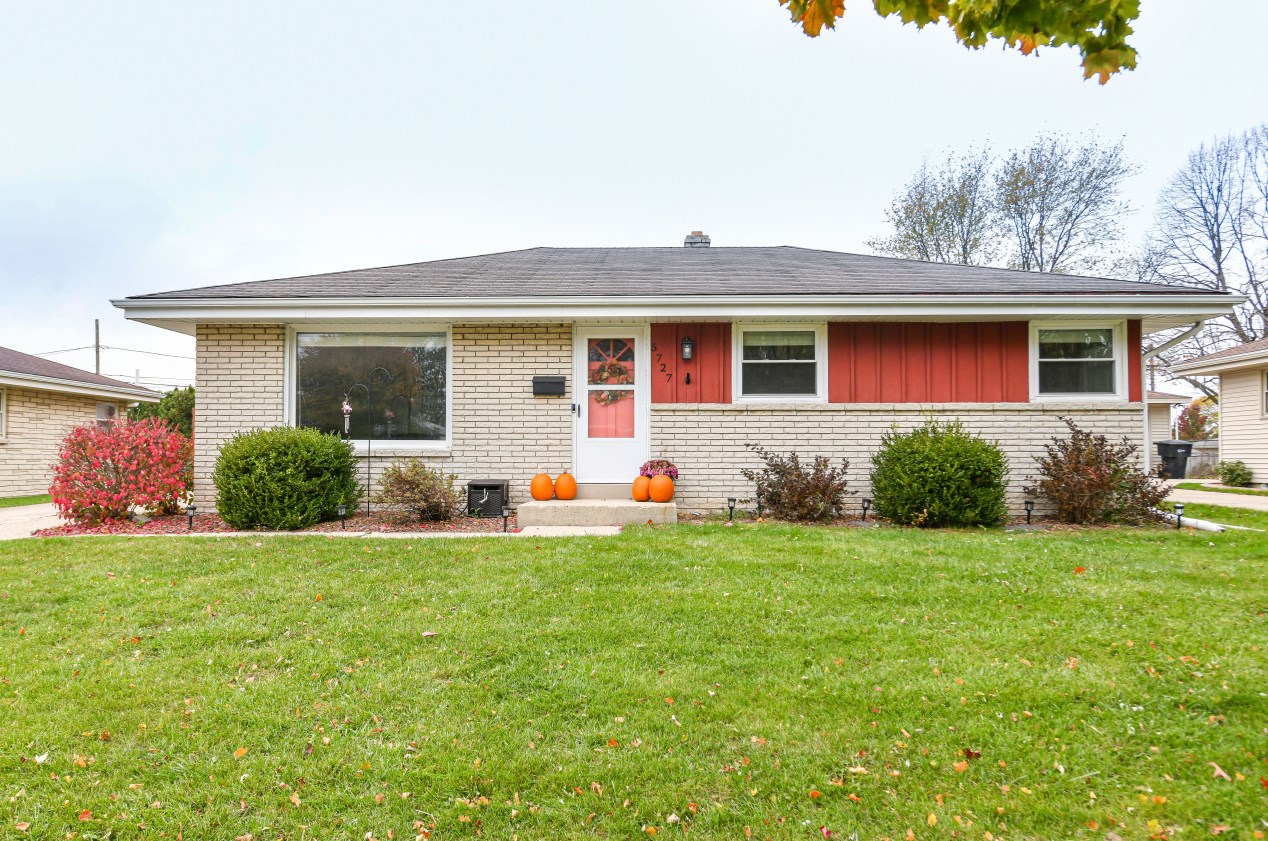 5727 Elaine Ave, Cudahy WI  53110-2517 exterior