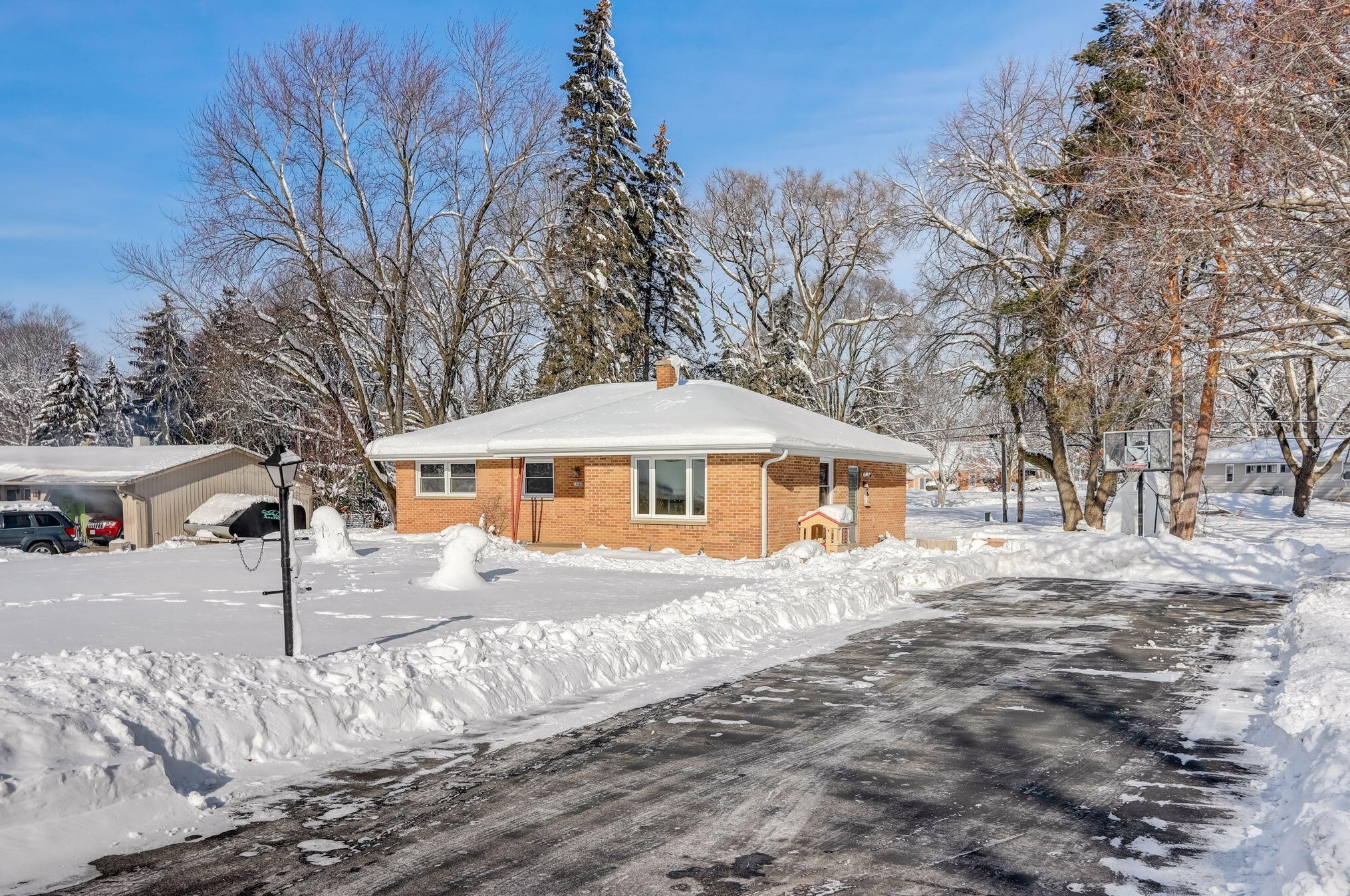 14460 Mildale St, Brookfield, WI 53005