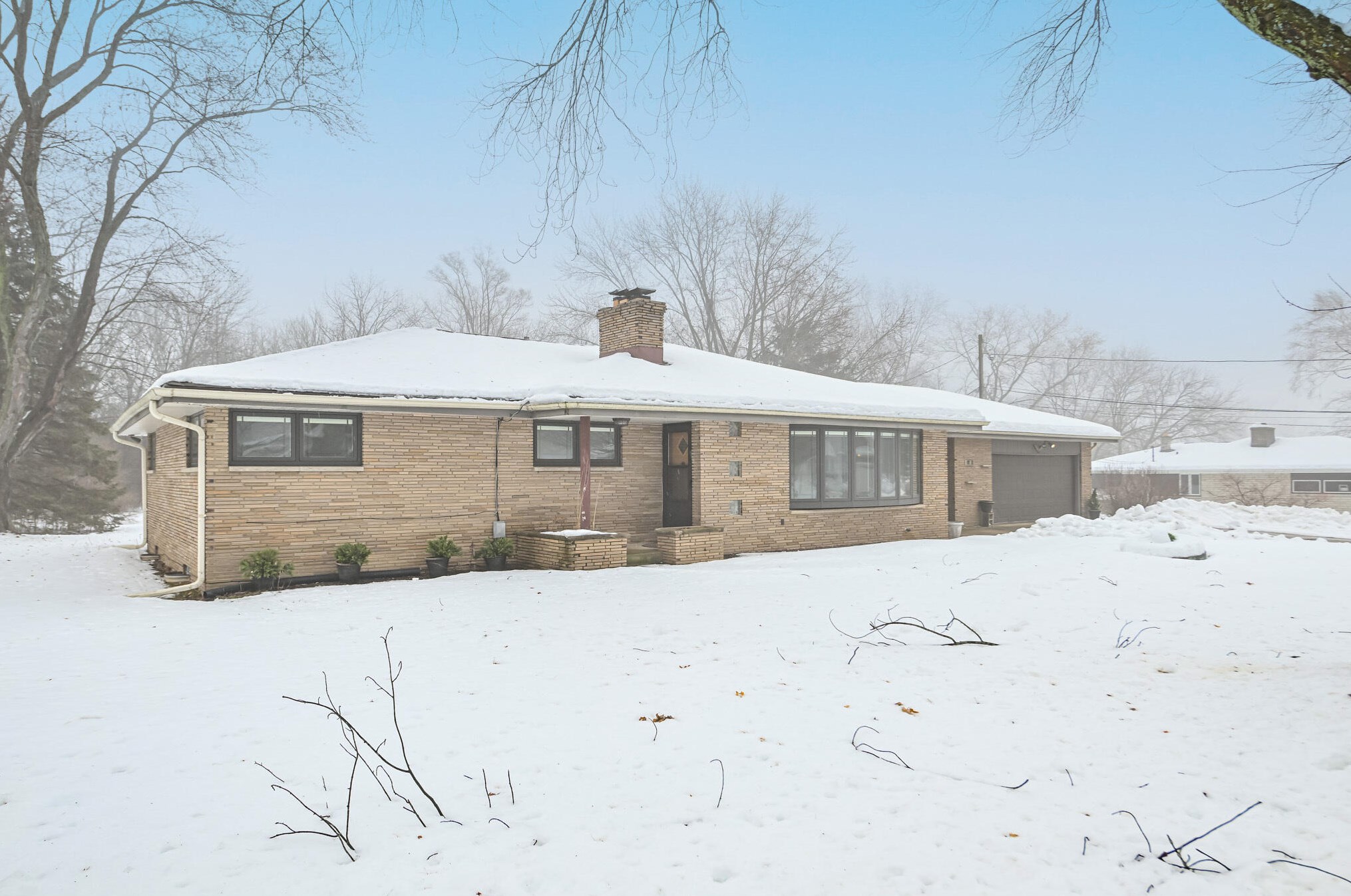 9308 S 31st St, Hales Corners, WI 53132