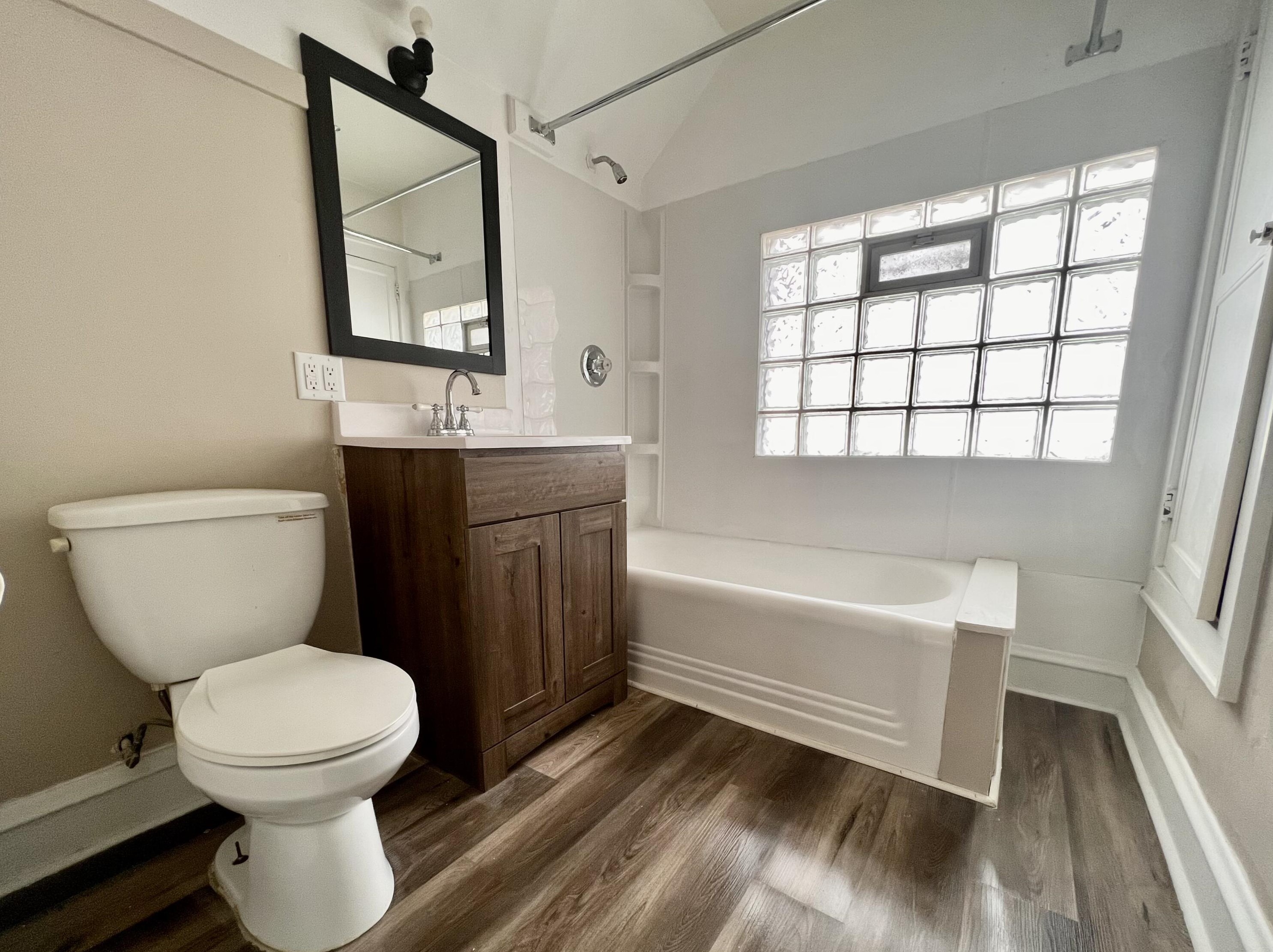 2548 57th St, Milwaukee WI  53210-2206 exterior