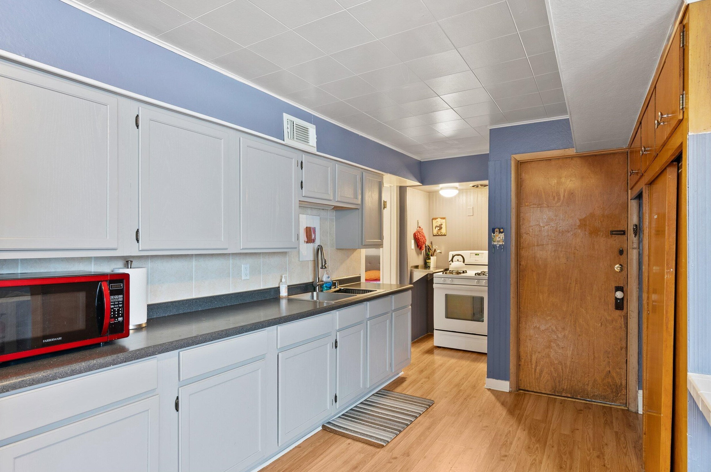 3250 Booth St, Milwaukee WI 53212-2136 exterior