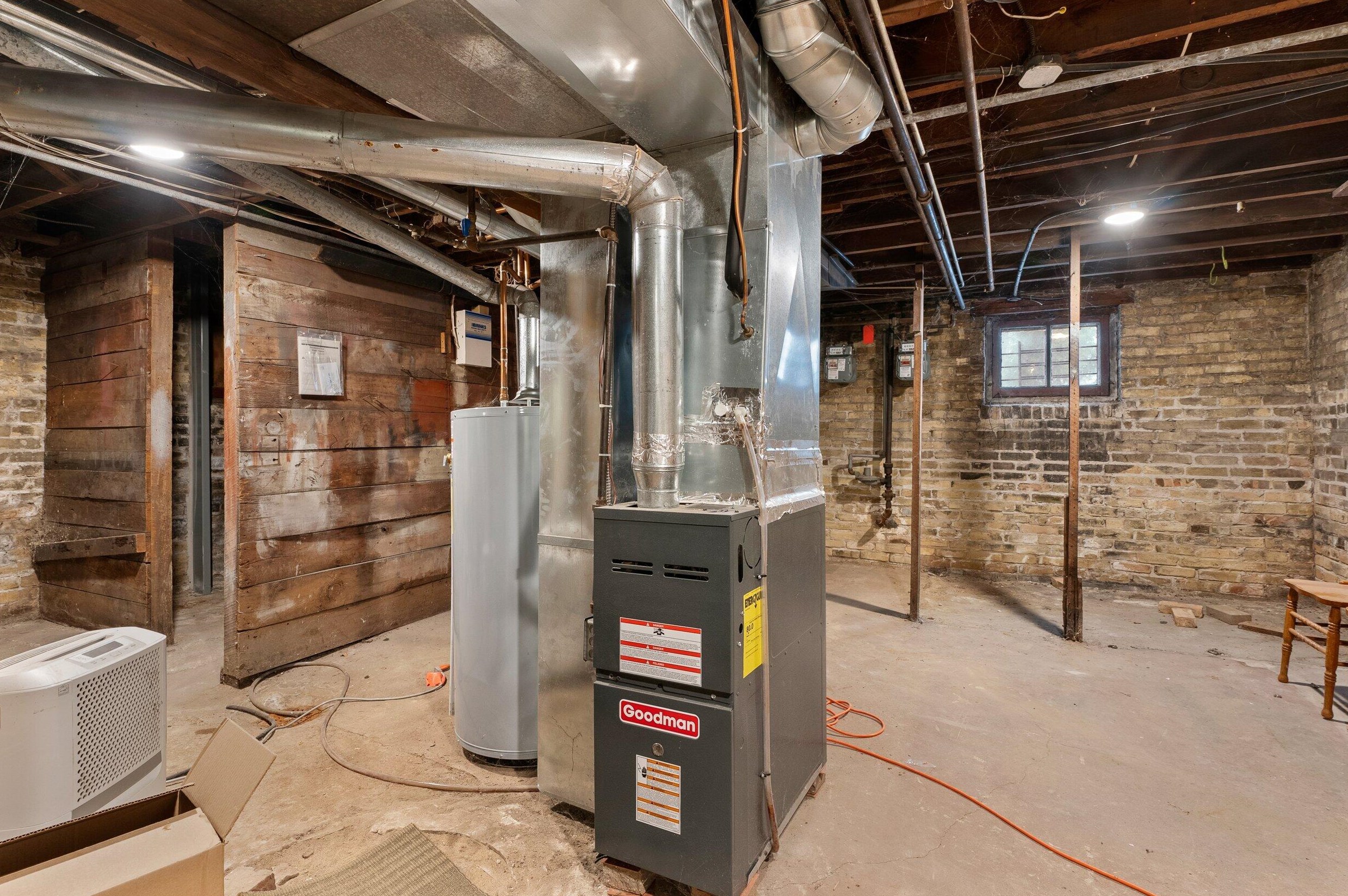 3250 Booth St, Milwaukee WI 53212-2136 exterior