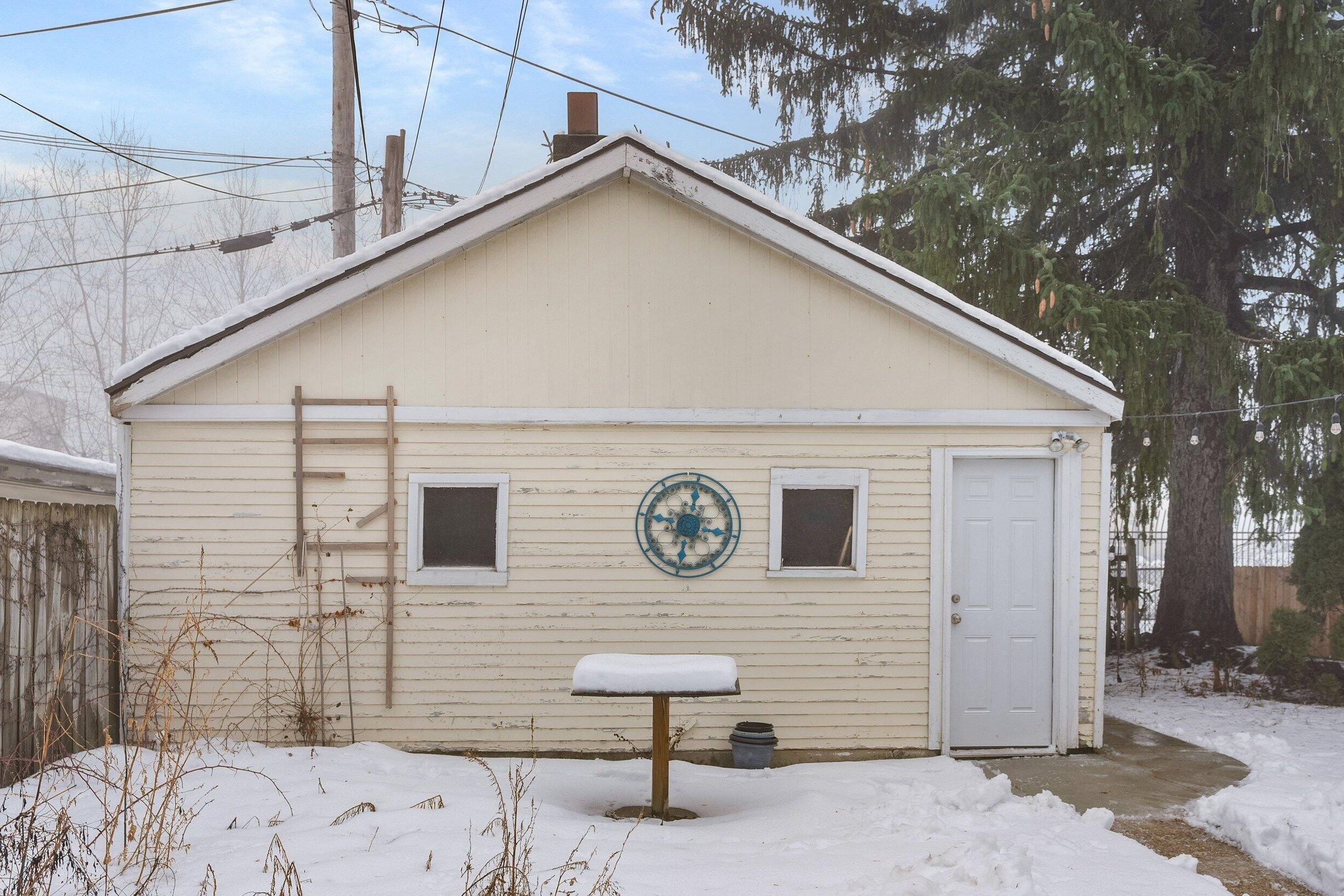 3250 Booth St, Milwaukee WI 53212-2136 exterior