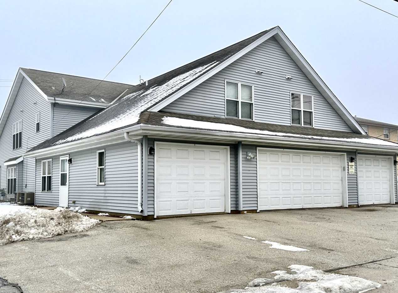 3314 Chicago Ave, South Milwaukee, WI 53172-3624