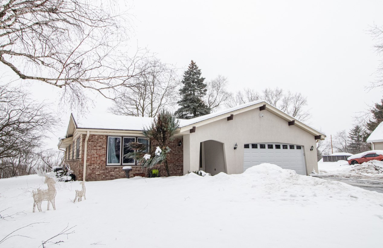 21649 W Birchwood Dr, Lannon, WI 53046