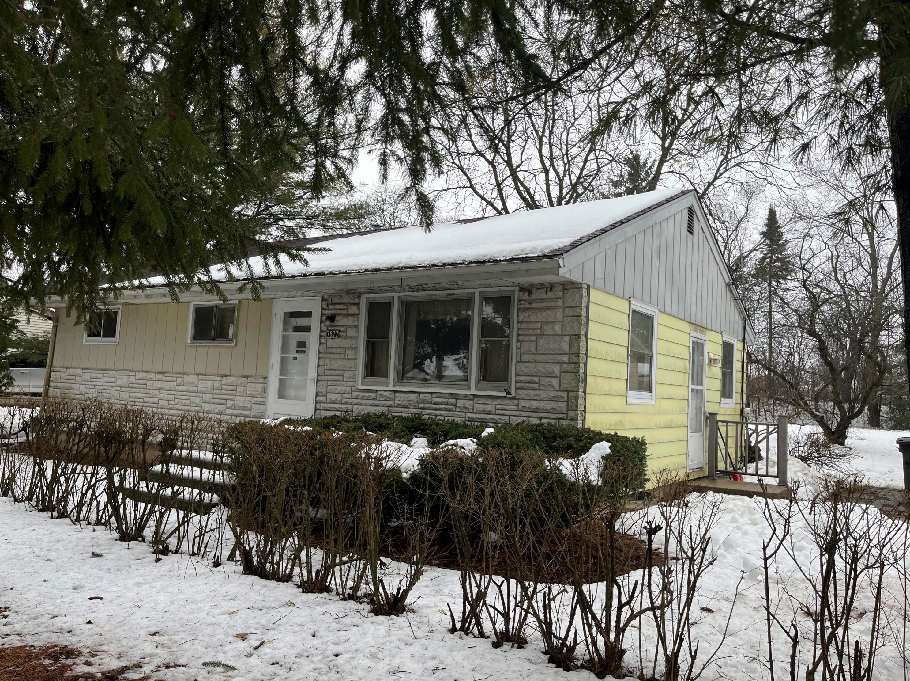 7677 W High St, Hales Corners, WI 53132