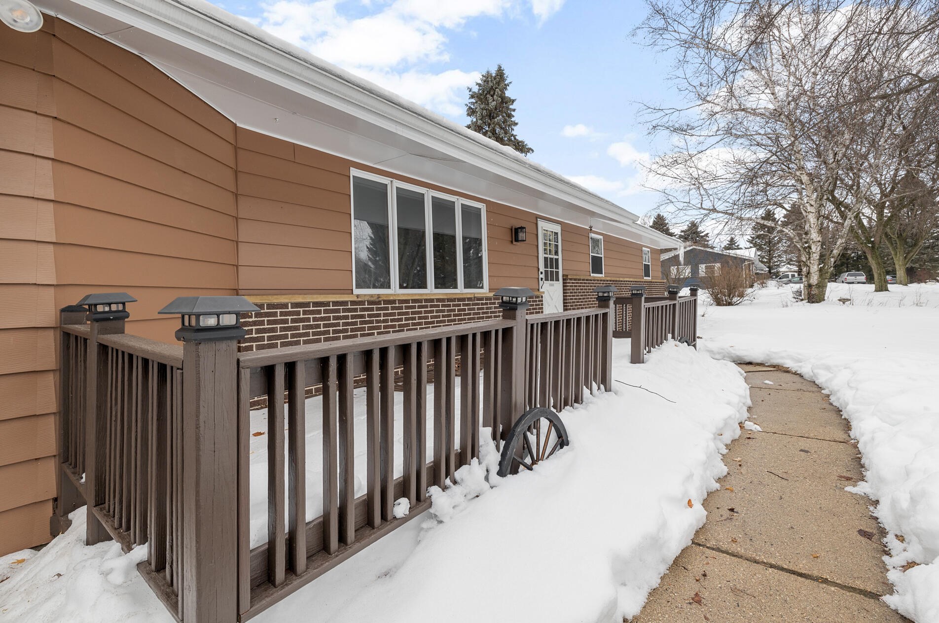 6185 Linden Dr, West Bend WI  53095-9168 exterior