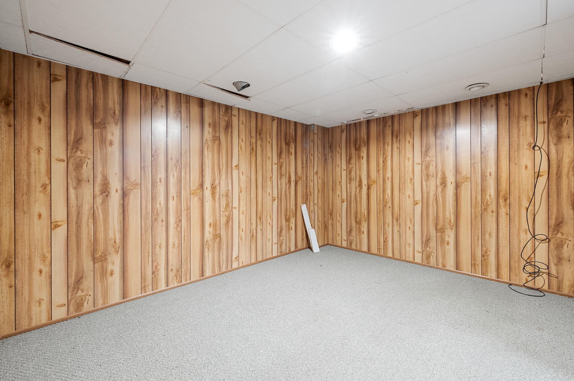 6185 Linden Dr, West Bend WI  53095-9168 exterior