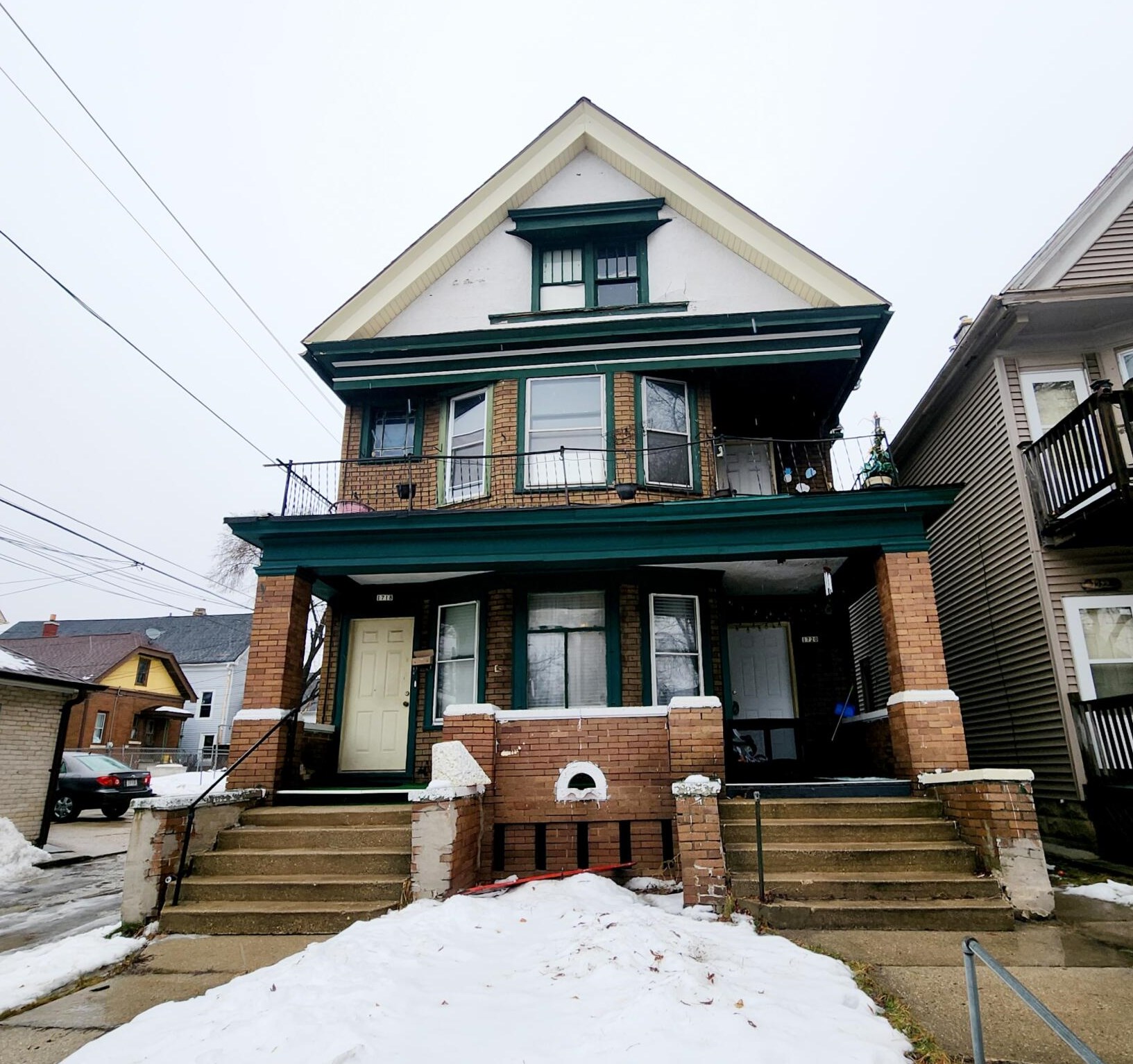 1718 24th St, Milwaukee, WI 53204-3001