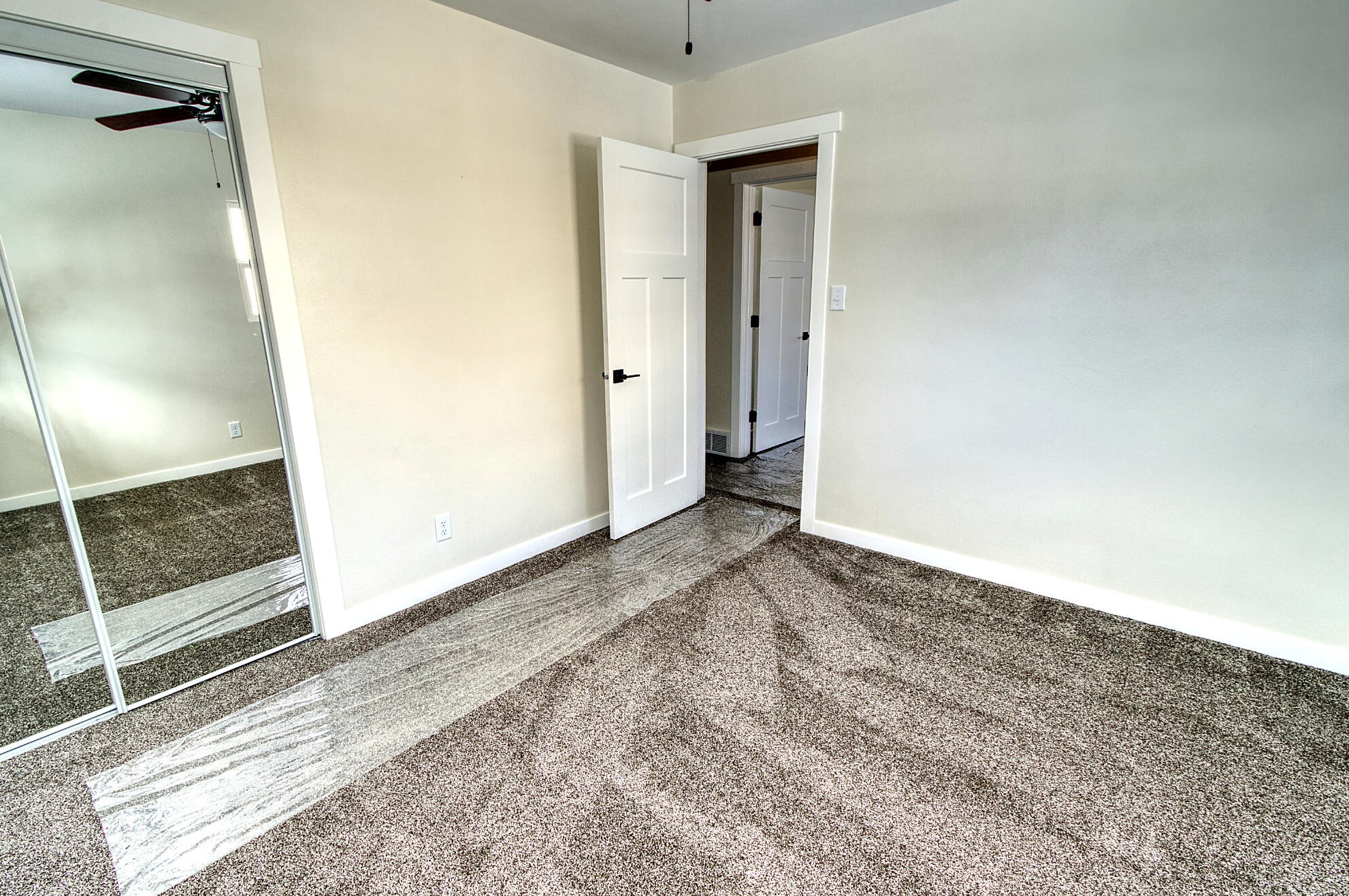 821 Beverly Ln, West Bend WI  53090-2324 exterior