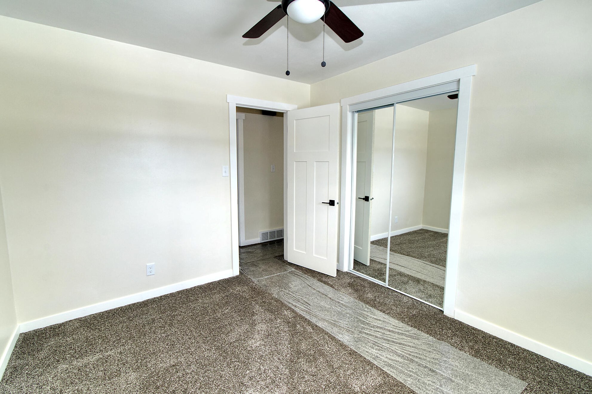 821 Beverly Ln, West Bend WI  53090-2324 exterior