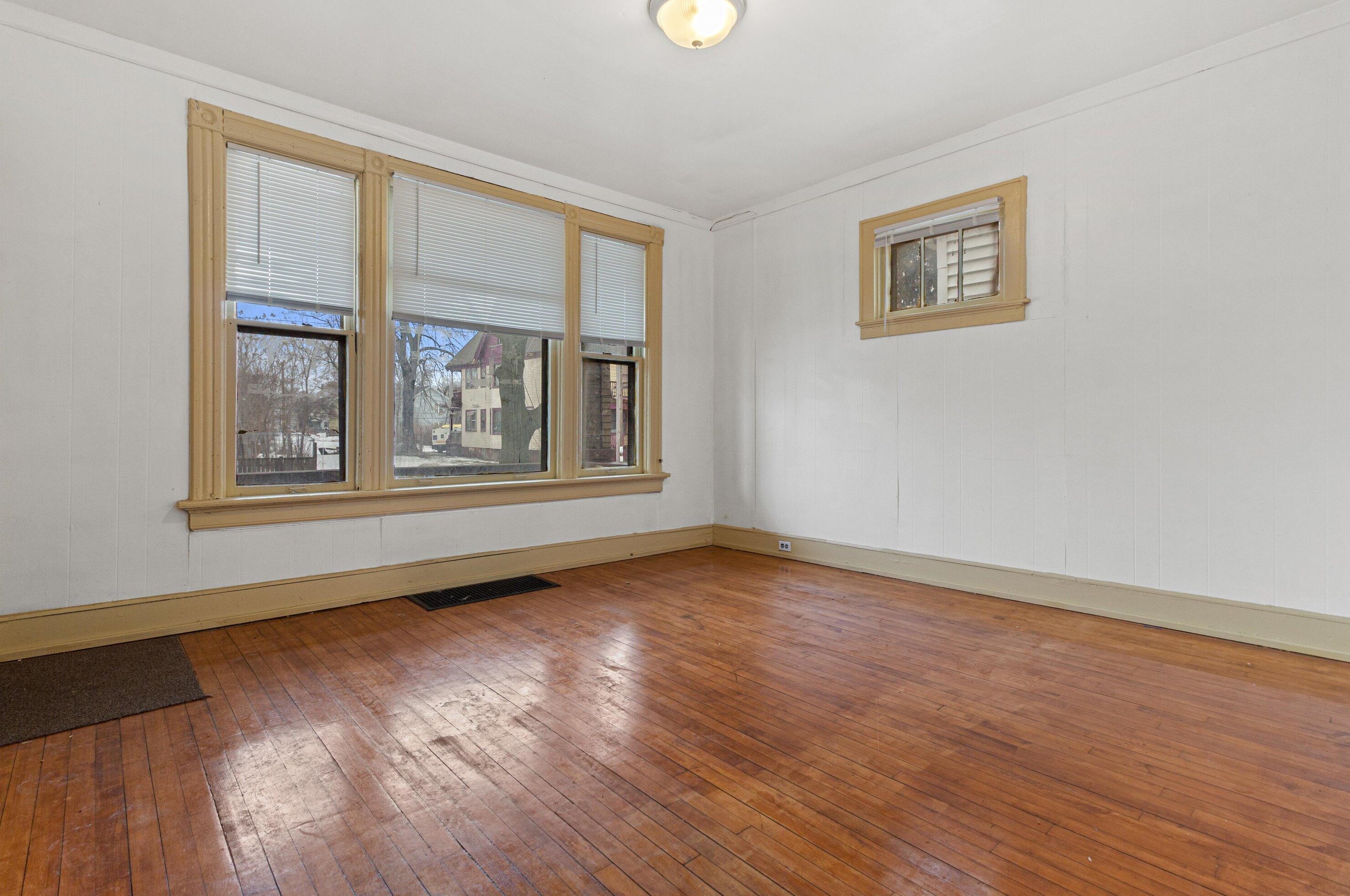 2622 20th St, Milwaukee WI 53215-3015 exterior