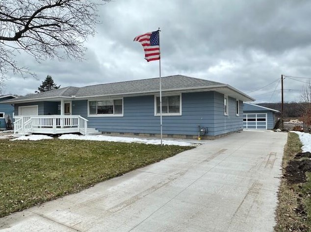 20718 W Ridge Ave, Centerville, WI 54630
