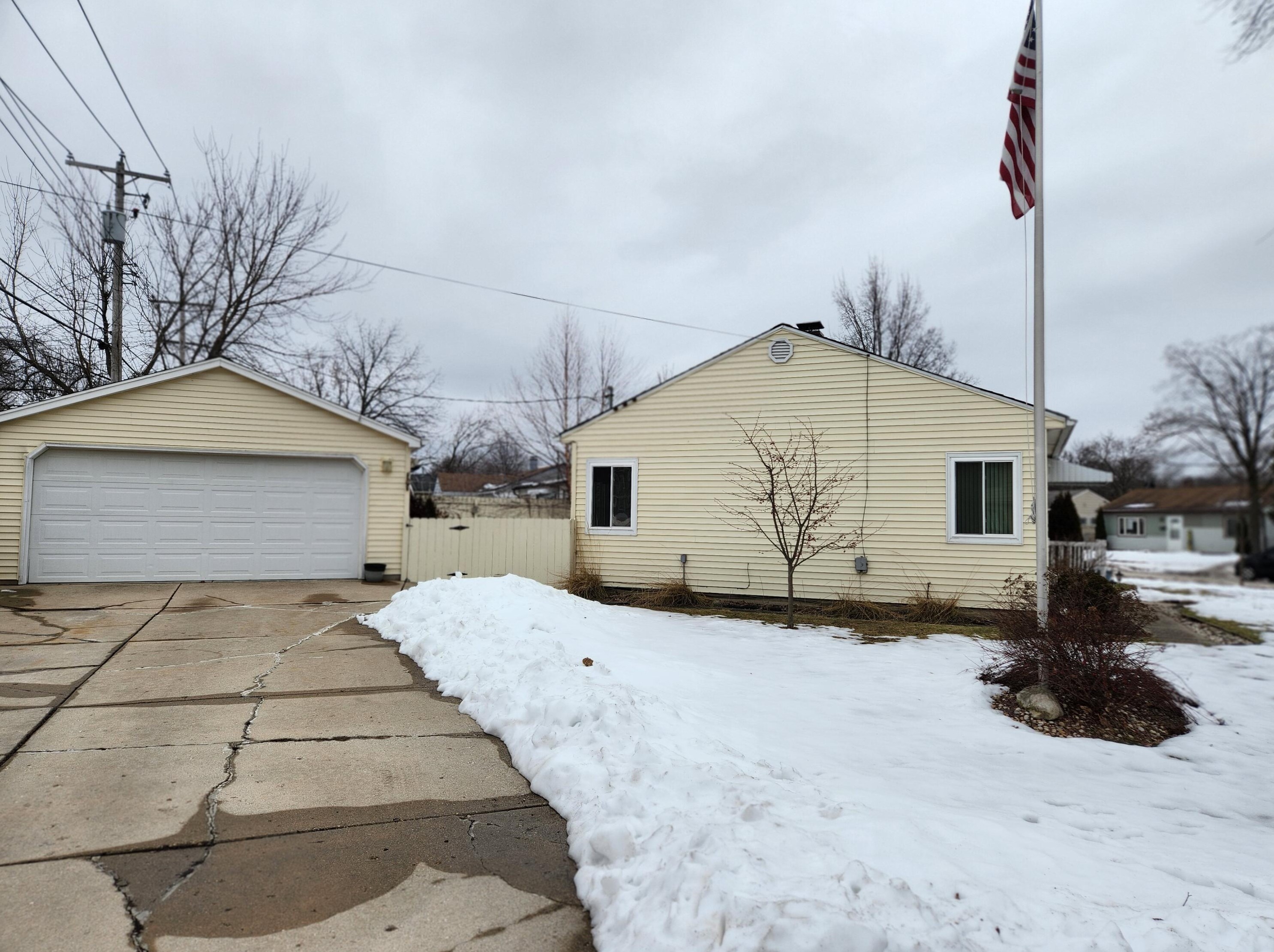 3432 65, Milwaukee WI 53214-1722 exterior