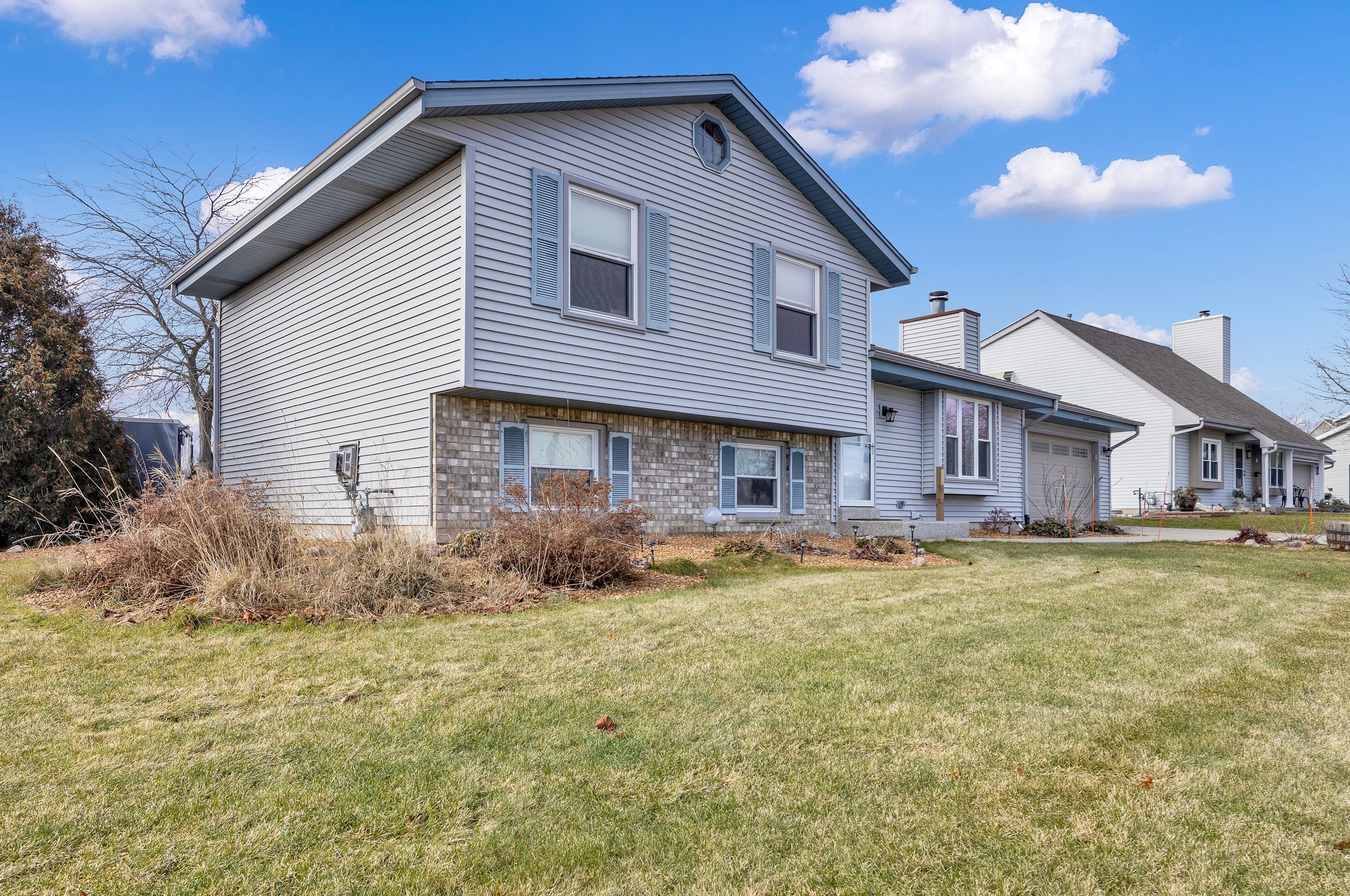 6748 Bay Wood Dr, Racine WI  53402-1383 exterior