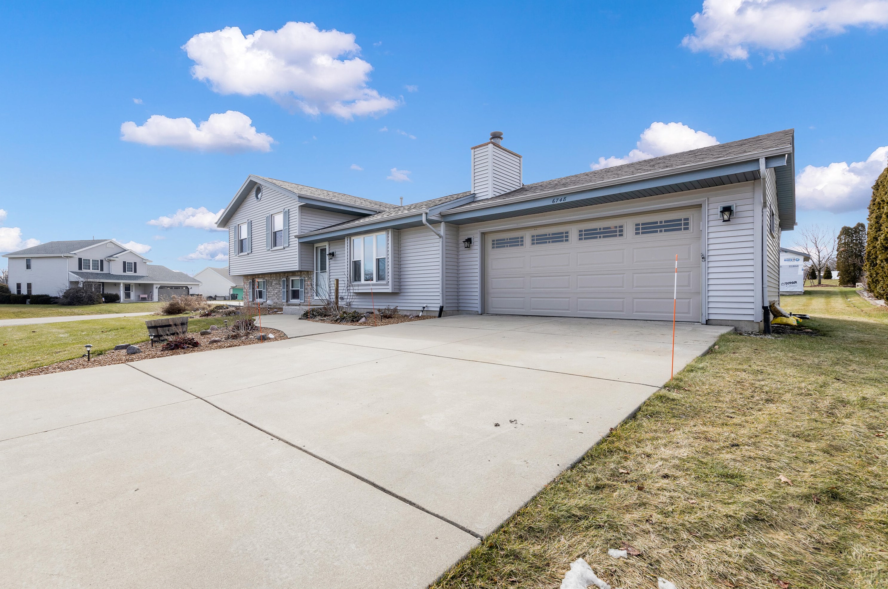 6748 Bay Wood Dr, Racine WI  53402-1383 exterior