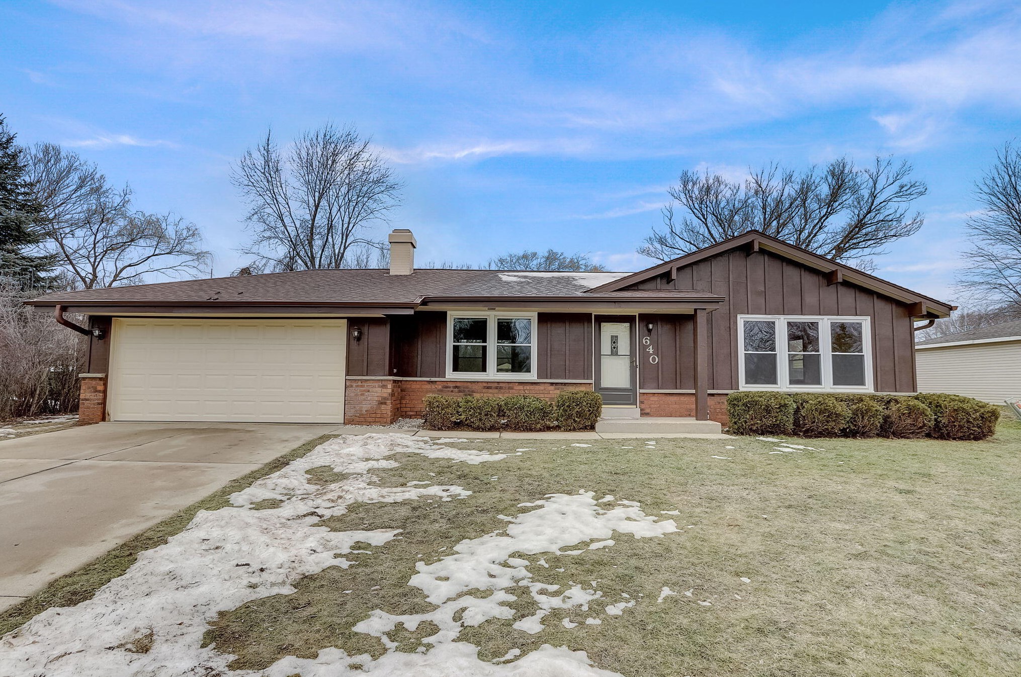 640 E Marion Ct, Oak Creek, WI 53154