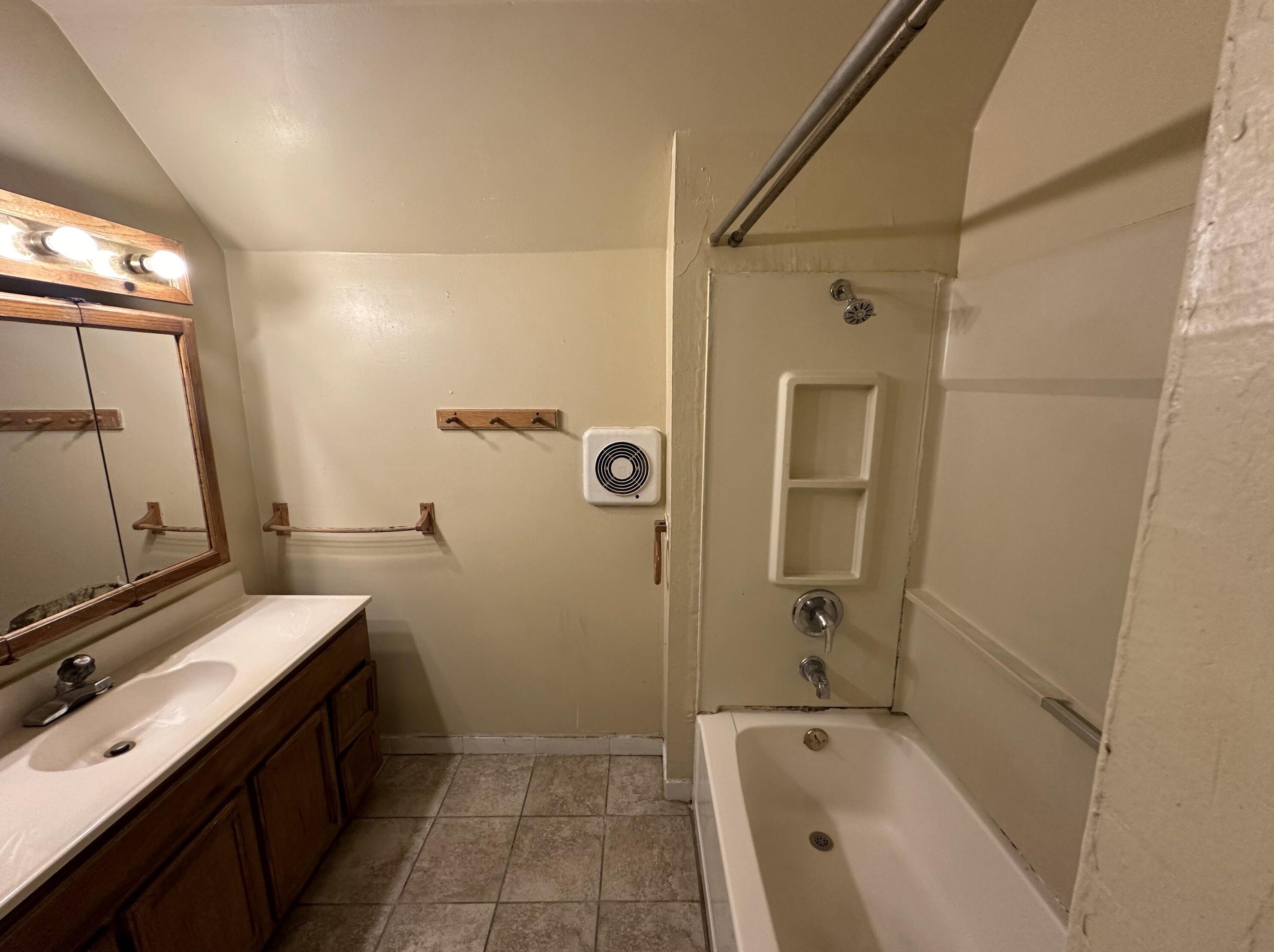 820 College Ave, Racine WI  53403-1417 exterior