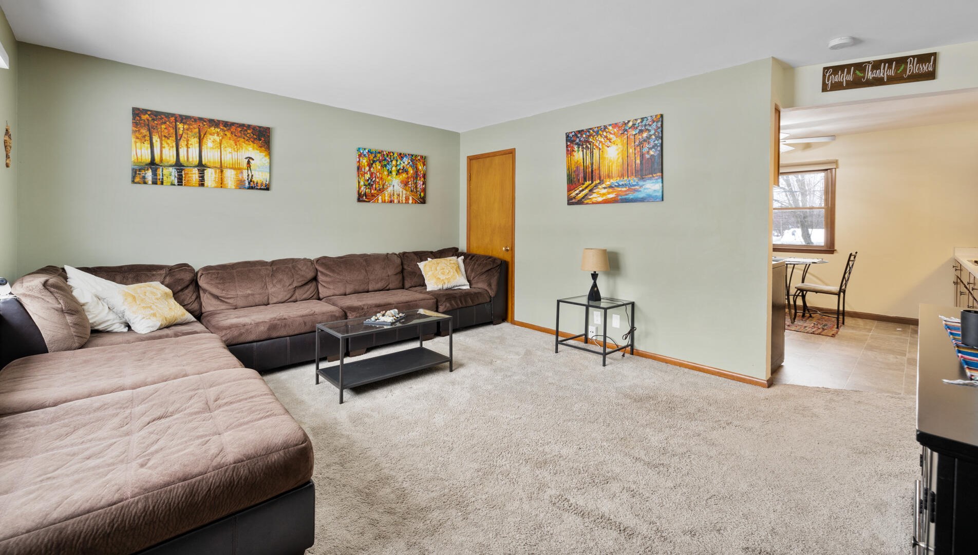640 Pleasant Dr, West Bend, WI 53095-4144