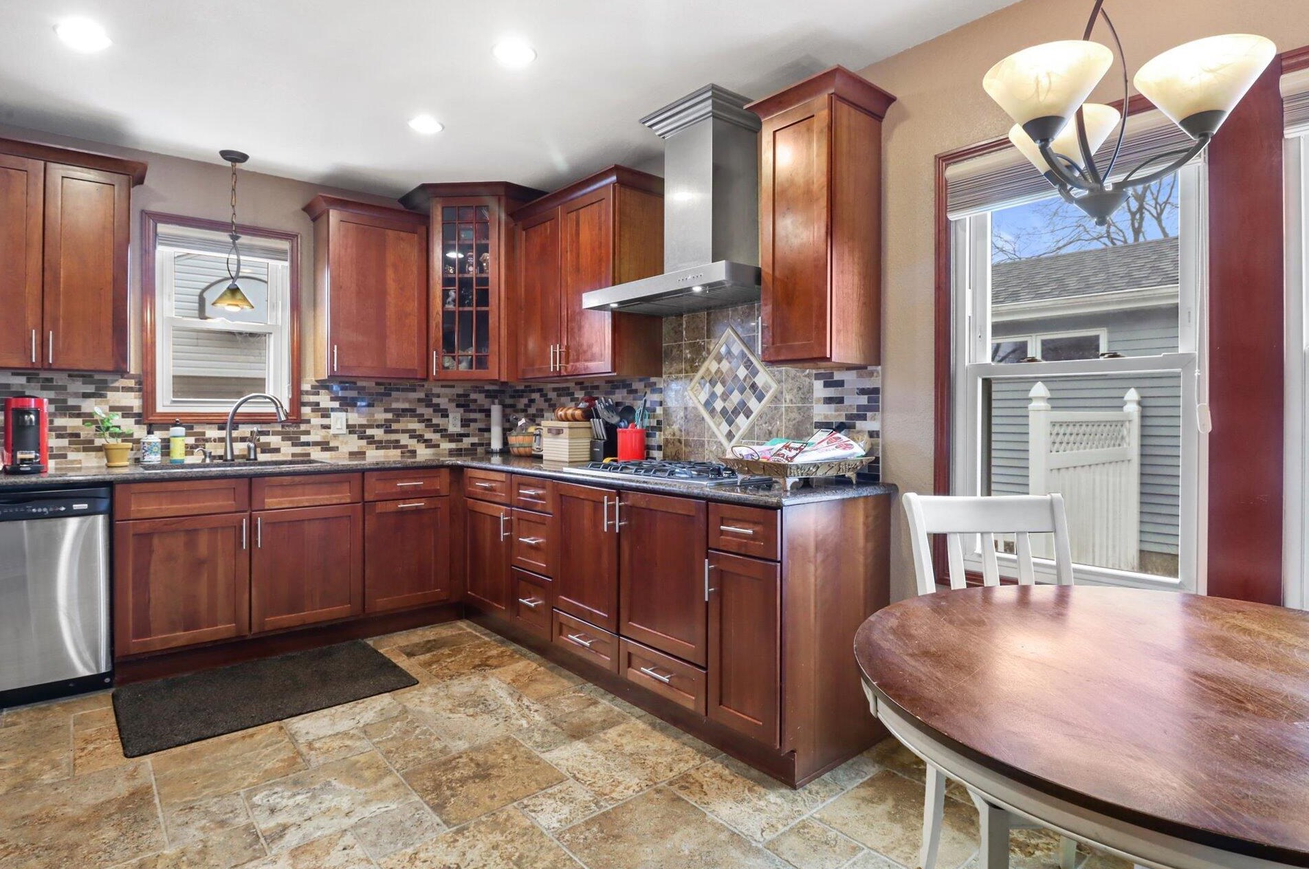 7721 28 Ave, Kenosha WI 53143-5620 exterior