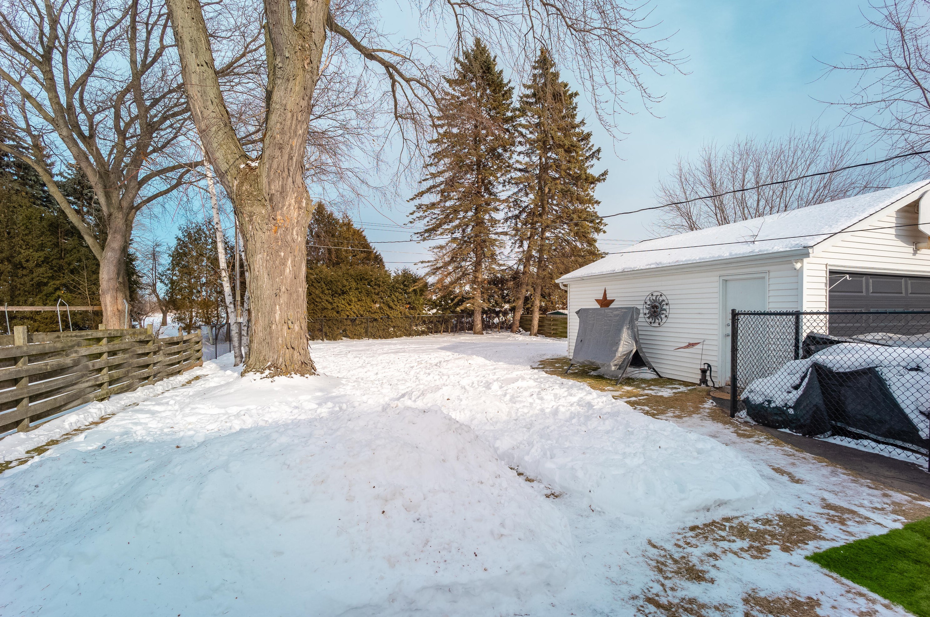 1722 Nagle Ave, Manitowoc WI  54220-1829 exterior
