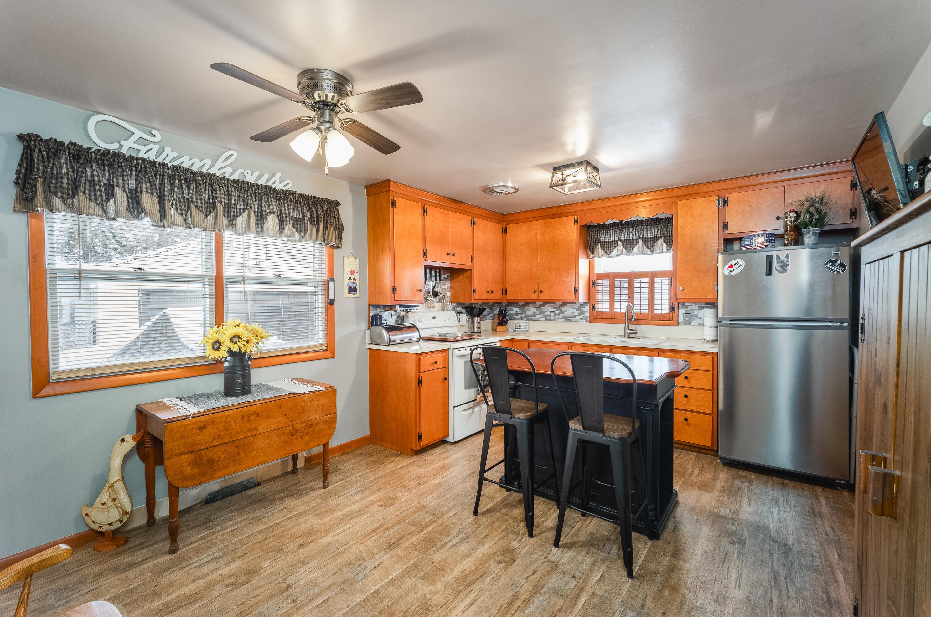 1722 Nagle Ave, Manitowoc WI  54220-1829 exterior