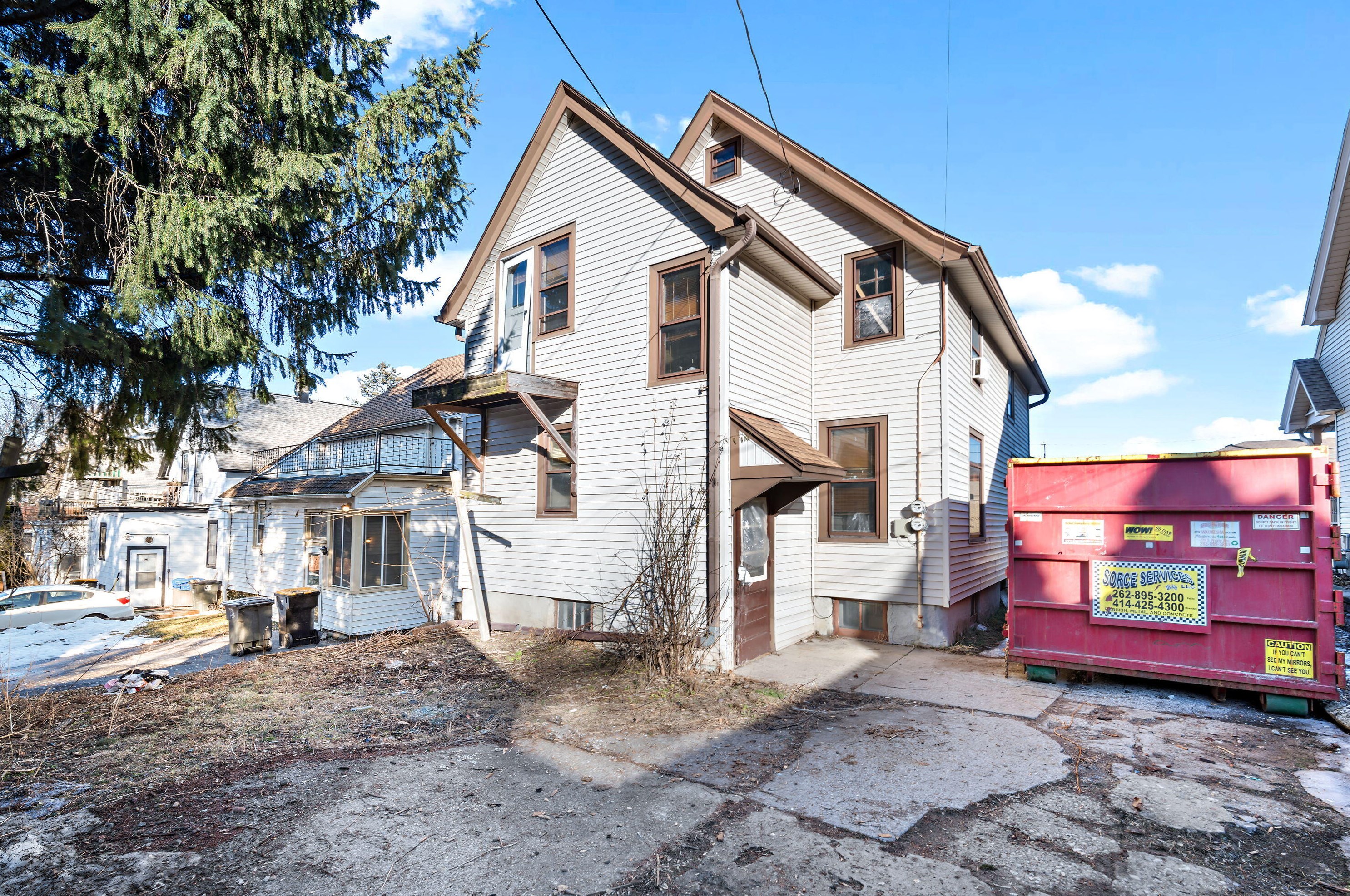 1051 68th St, Milwaukee WI  53213-3172 exterior