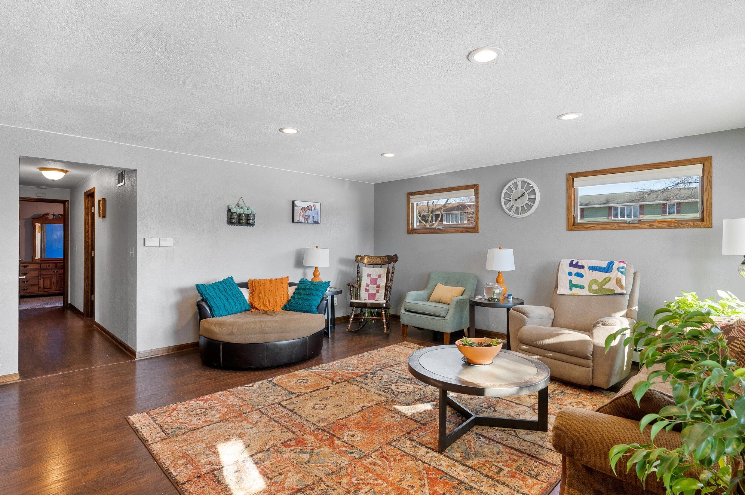 1116 Zuider Ln, Oostburg, WI 53070-1333