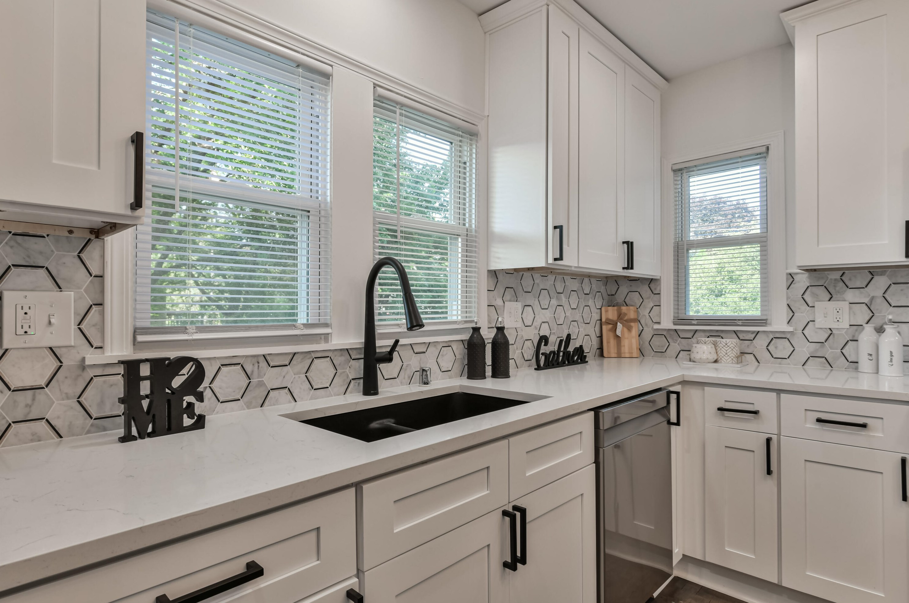 4235 92nd St, Milwaukee WI  53228-2133 exterior