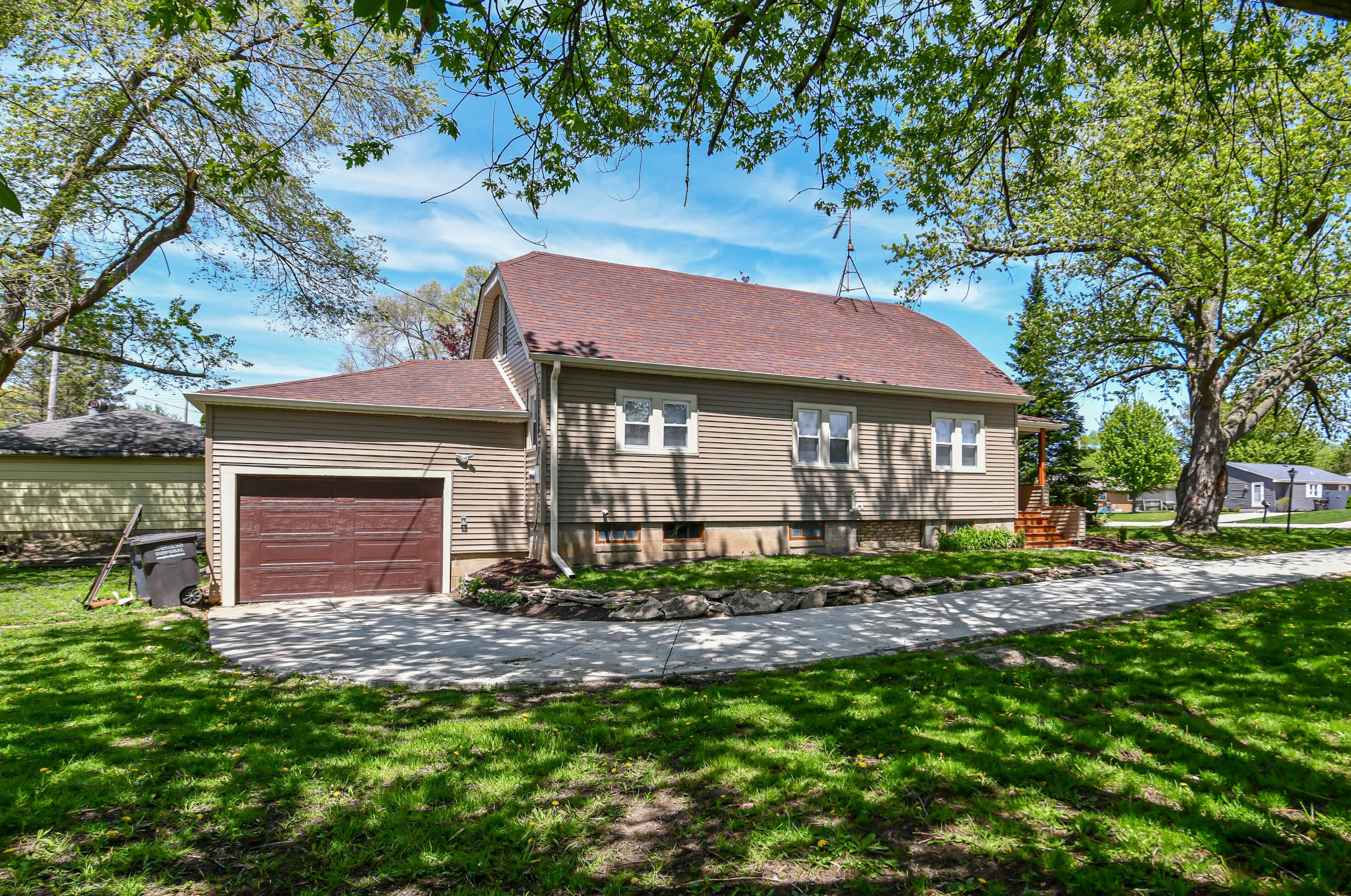 4235 92nd St, Milwaukee WI  53228-2133 exterior