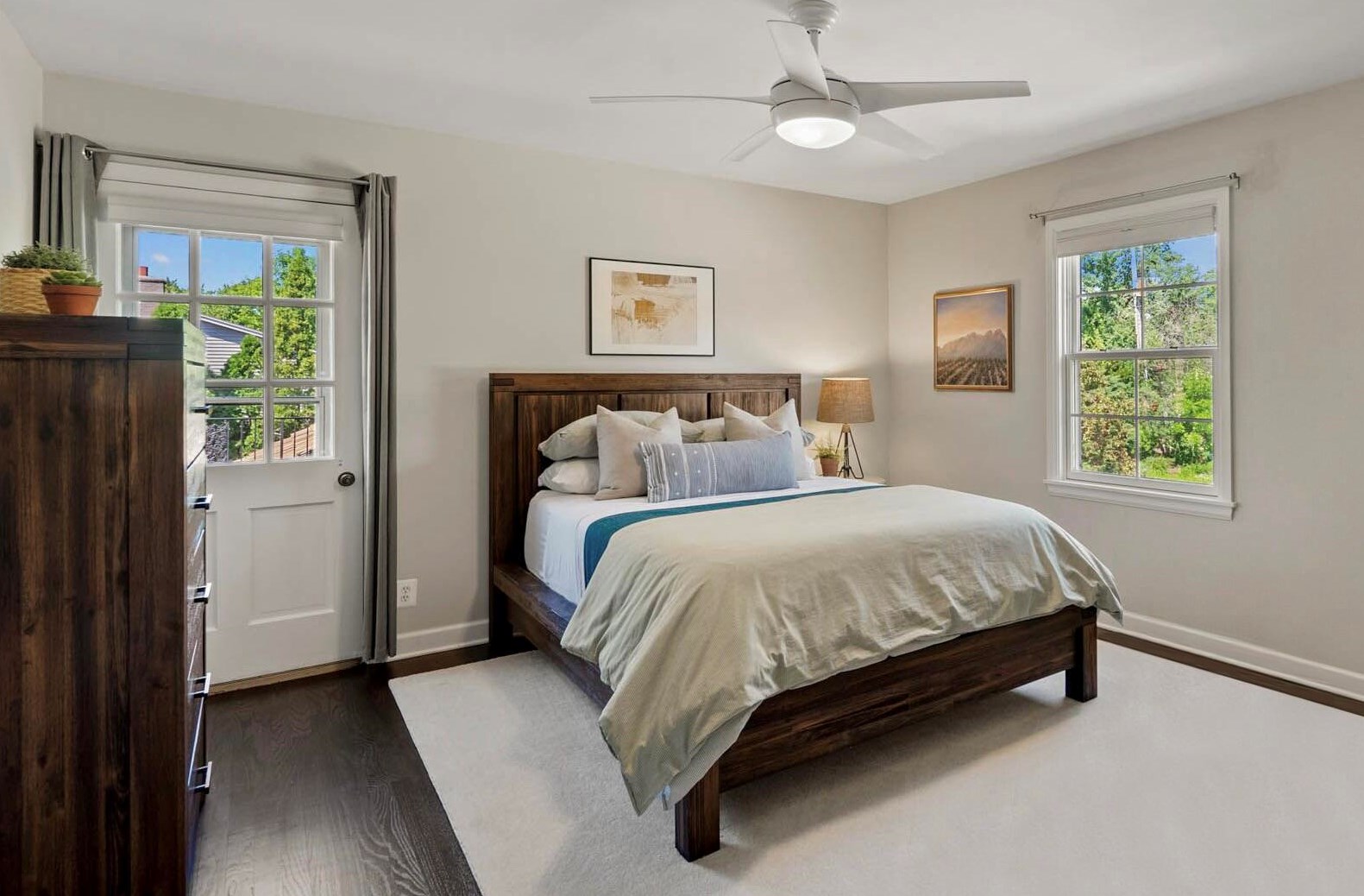 9506 Apple Blossom Ln, Milwaukee WI 53217-4401 exterior