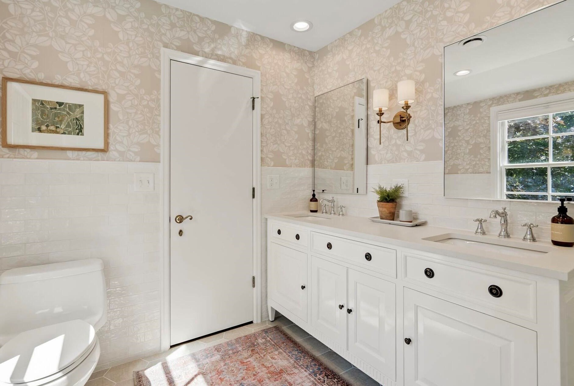 9506 Apple Blossom Ln, Milwaukee WI 53217-4401 exterior