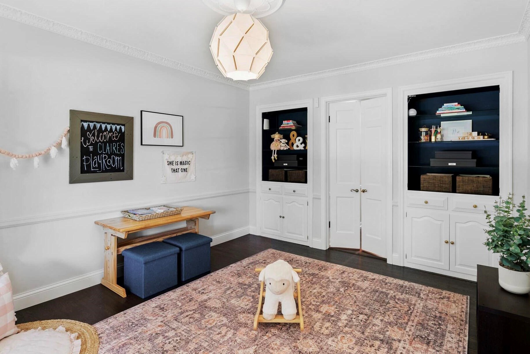 9506 Apple Blossom Ln, Milwaukee WI 53217-4401 exterior