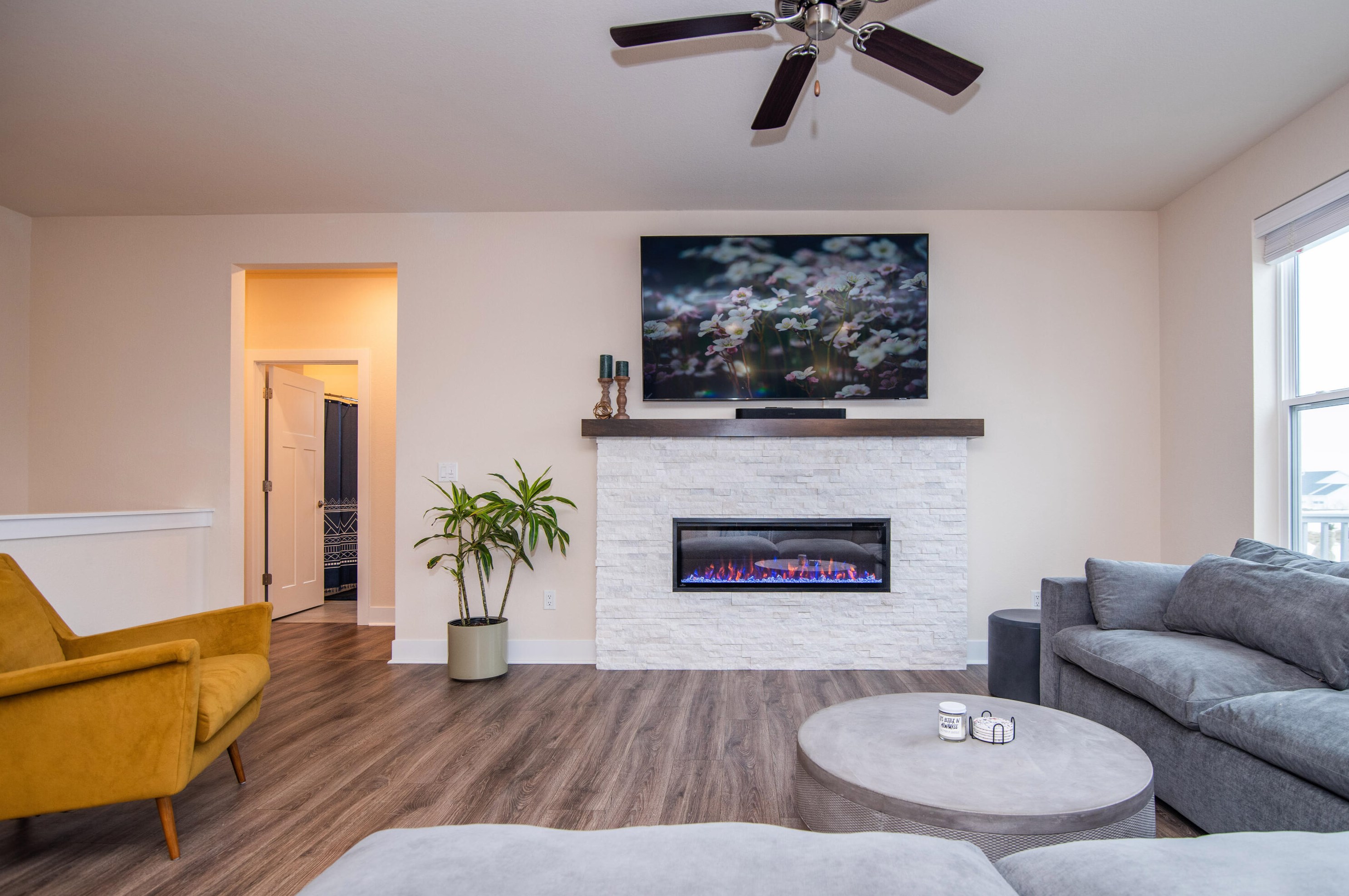 681 Spur Rd, Slinger WI  53086-9293 exterior